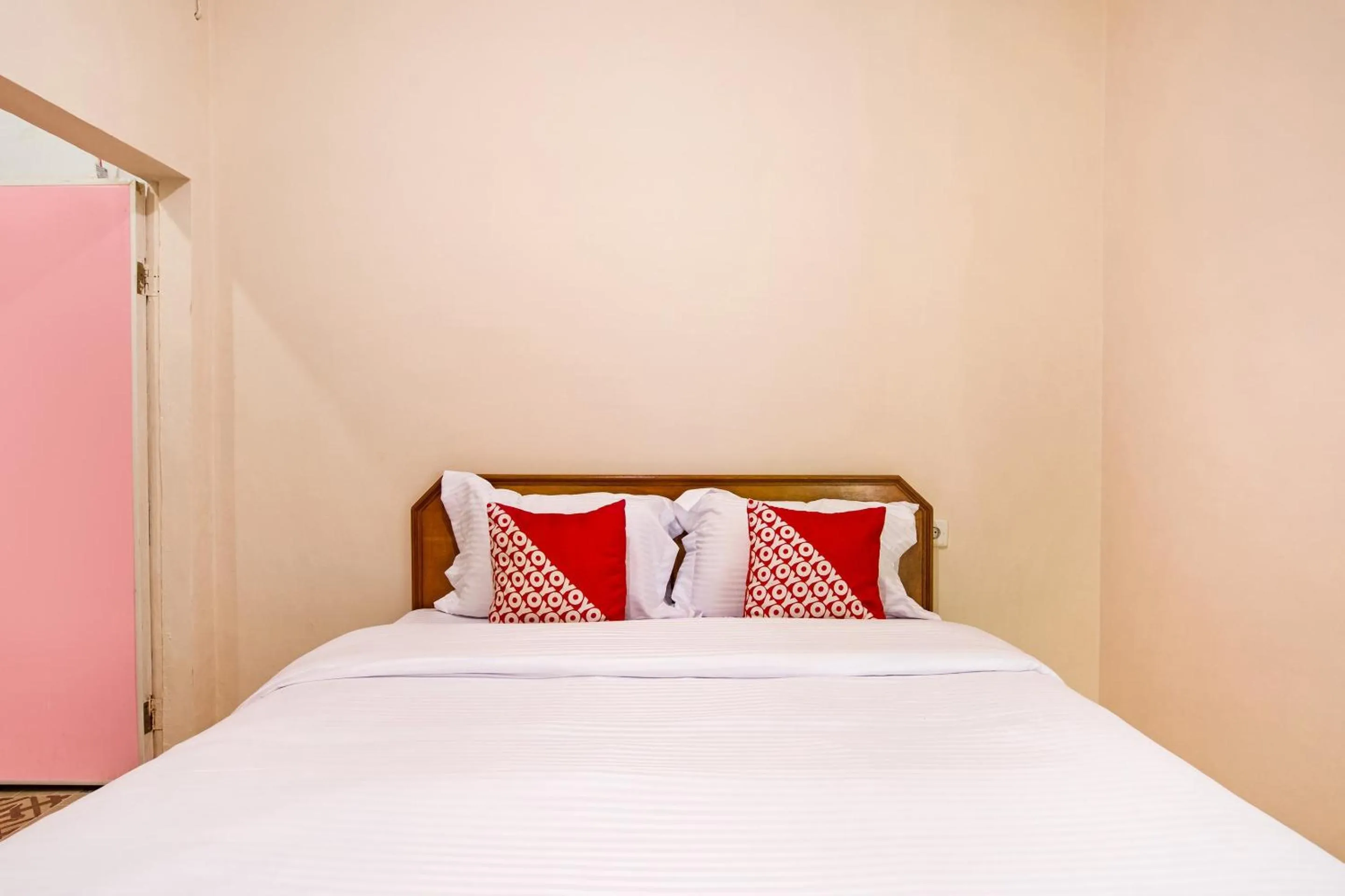 Bedroom, Bed in Hotel O Lansano Residence Syariah