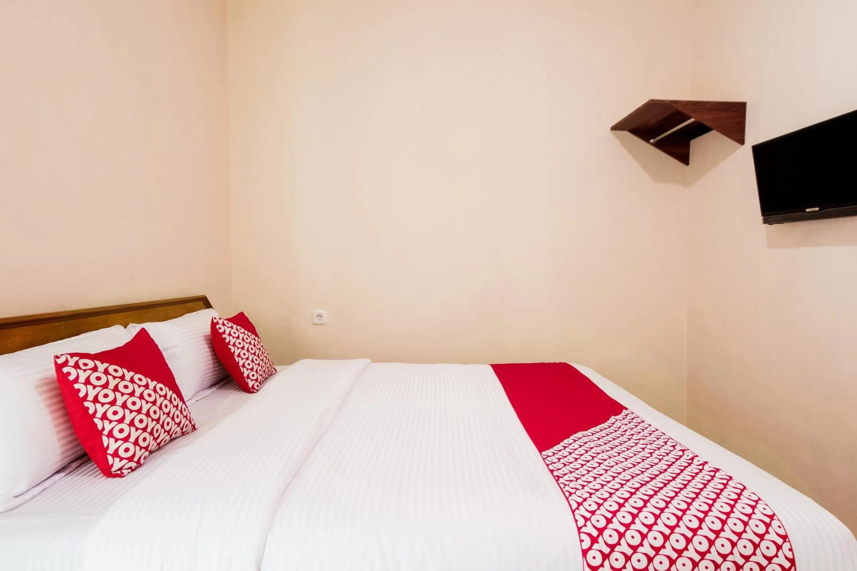 Bedroom, Bed in Hotel O Lansano Residence Syariah