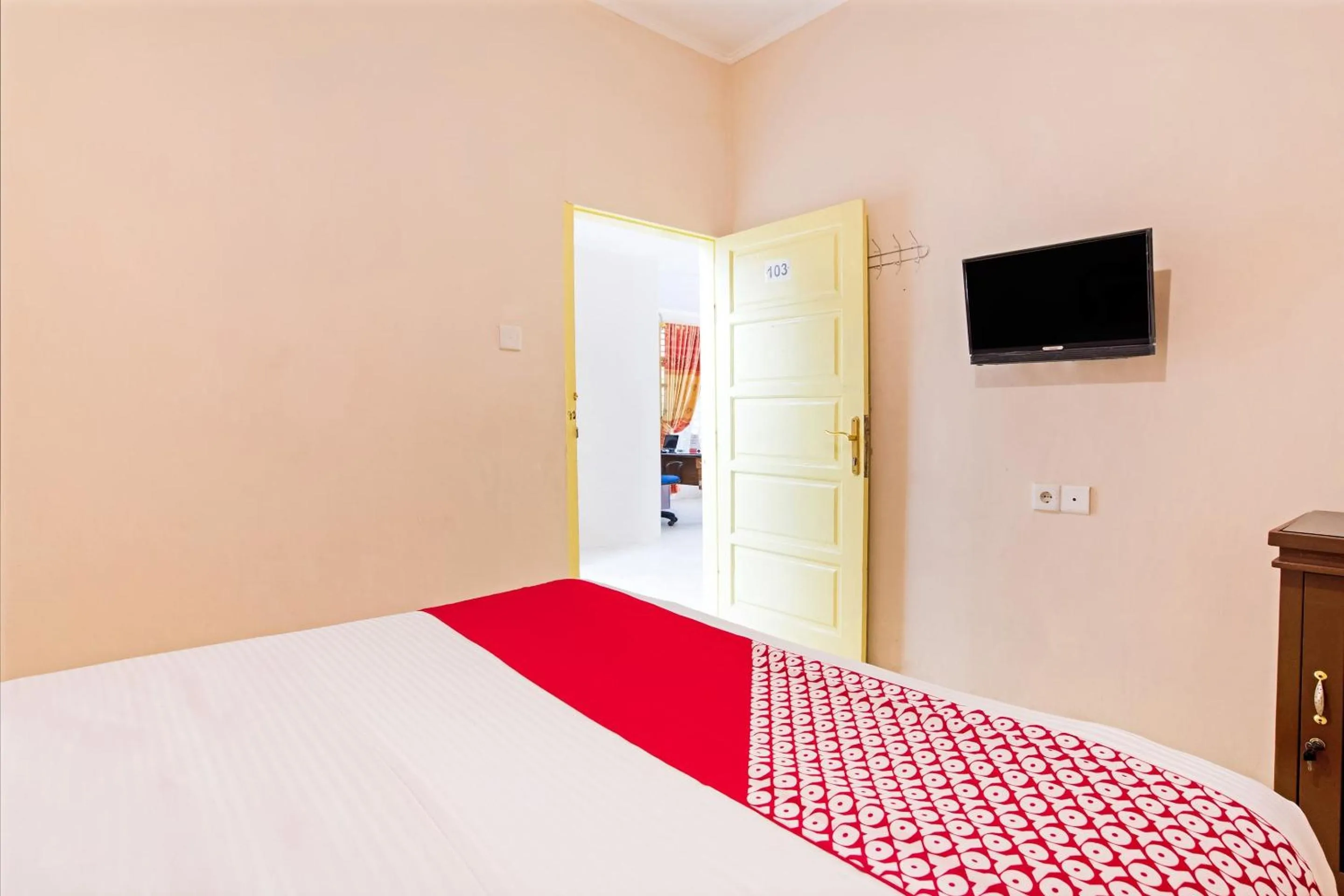 Bedroom, Bed in Hotel O Lansano Residence Syariah