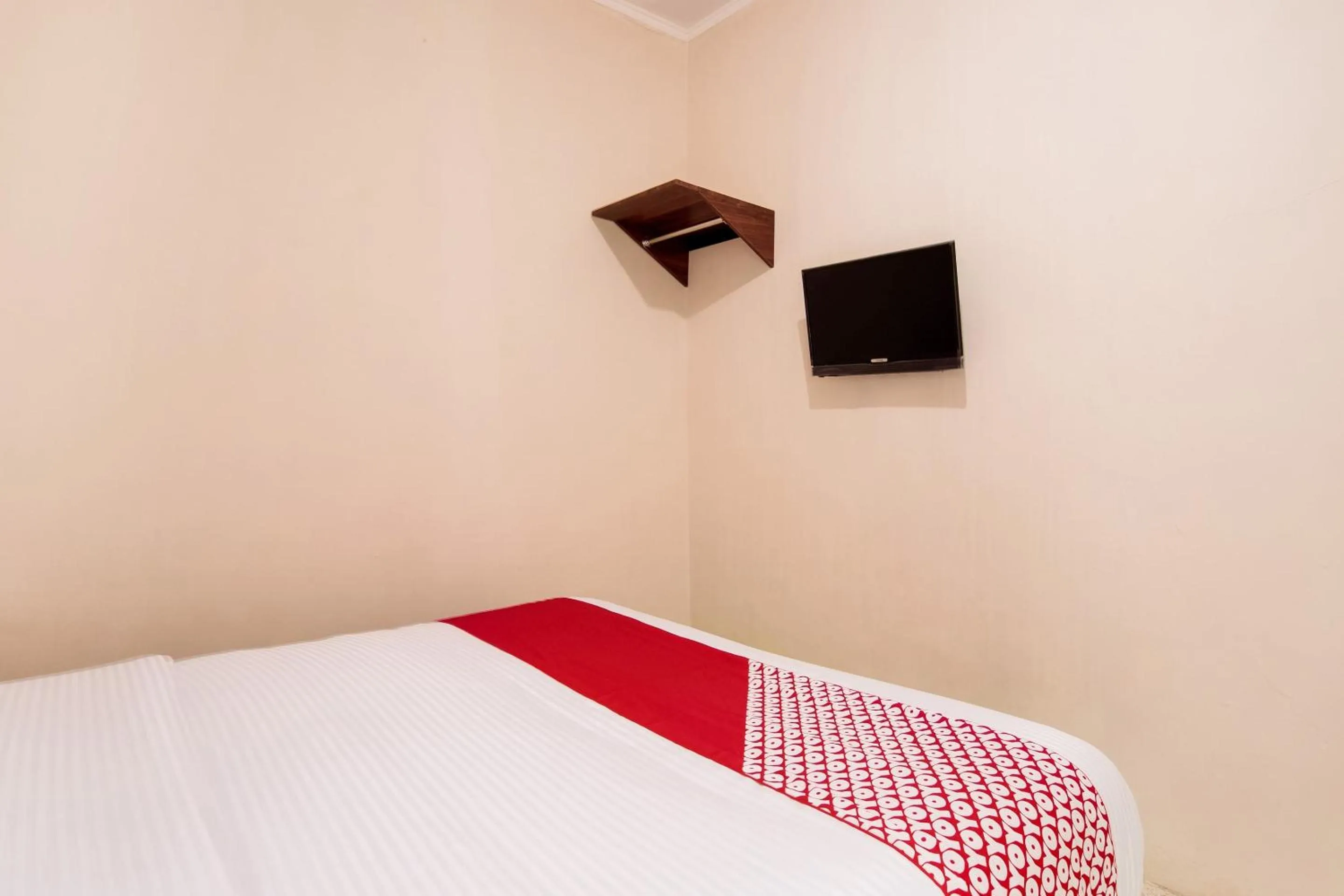 Bedroom, Bed in Hotel O Lansano Residence Syariah