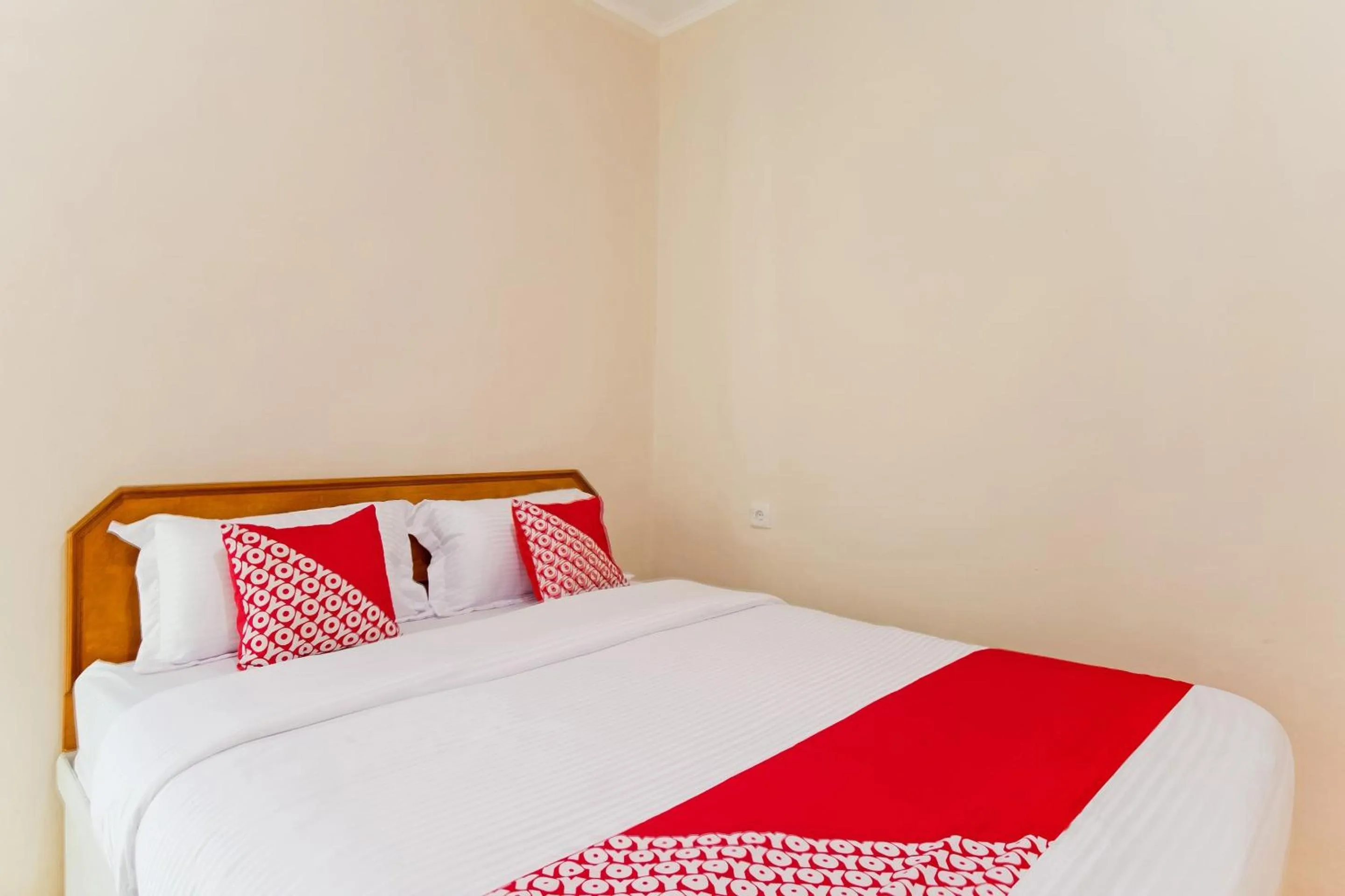 Bedroom, Bed in Hotel O Lansano Residence Syariah