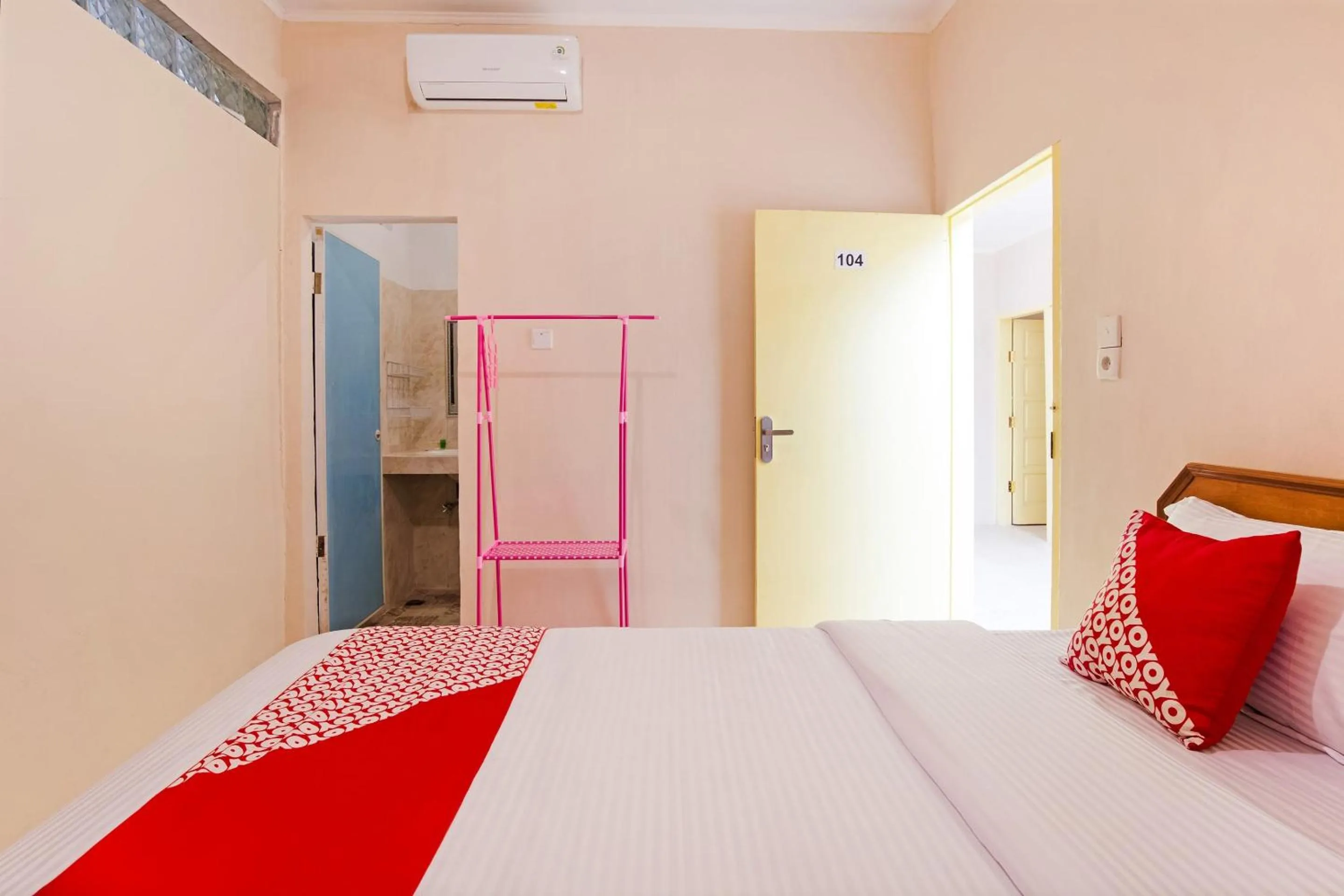 Bedroom, Bed in Hotel O Lansano Residence Syariah