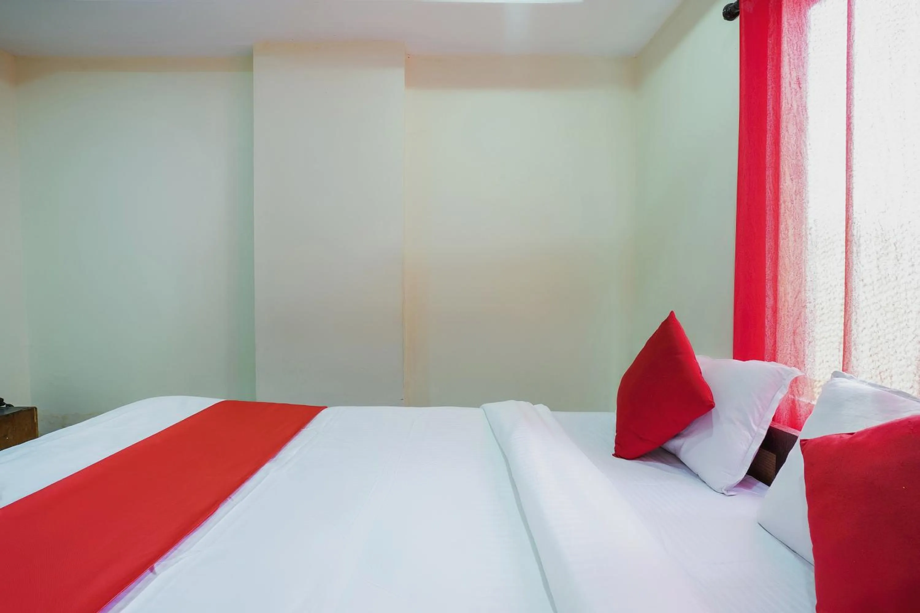 Bedroom, Bed in SPOT ON Hotel Hyderabad Continental