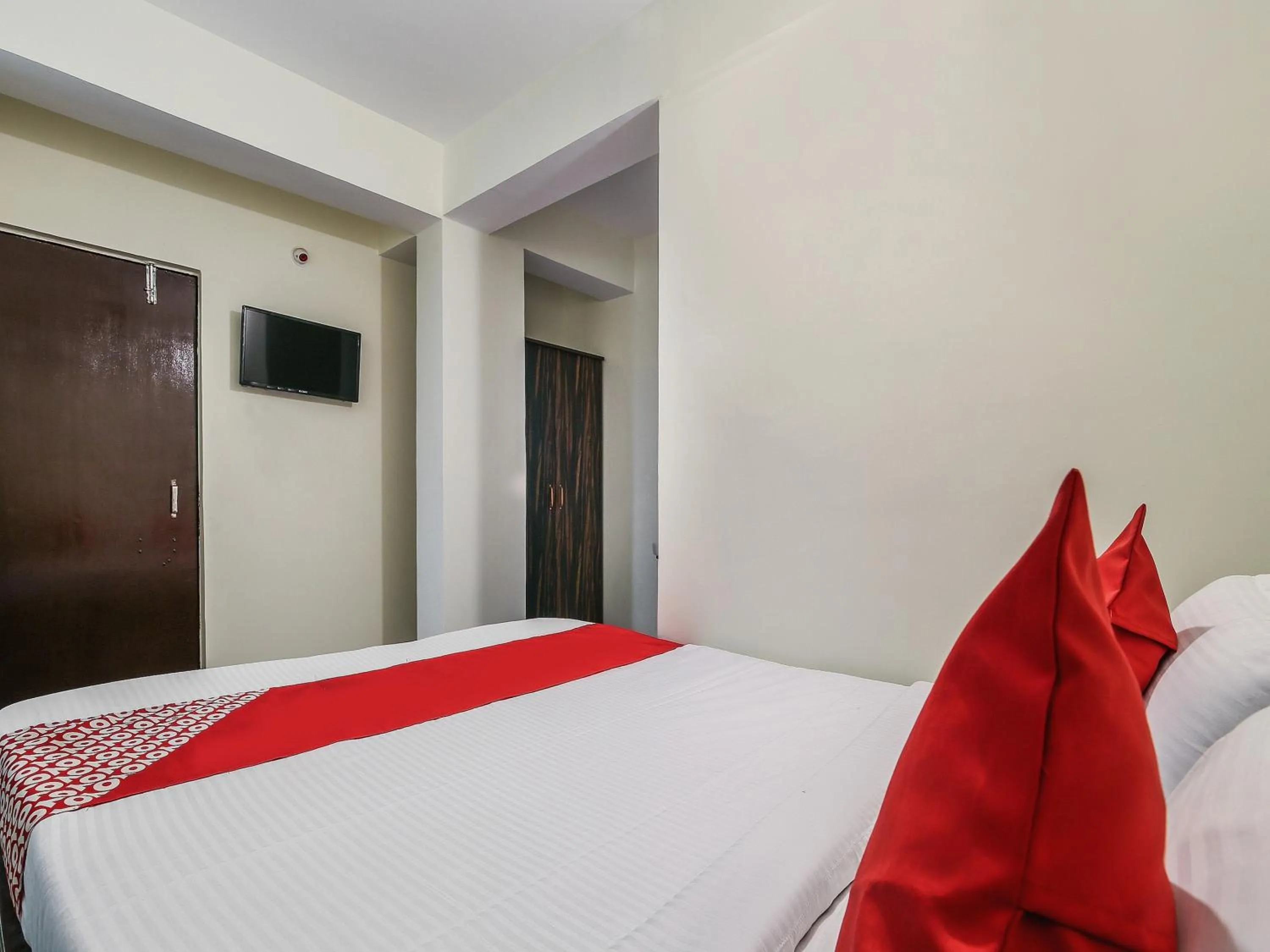 Bedroom, Bed in Super Hotel O Lokenath