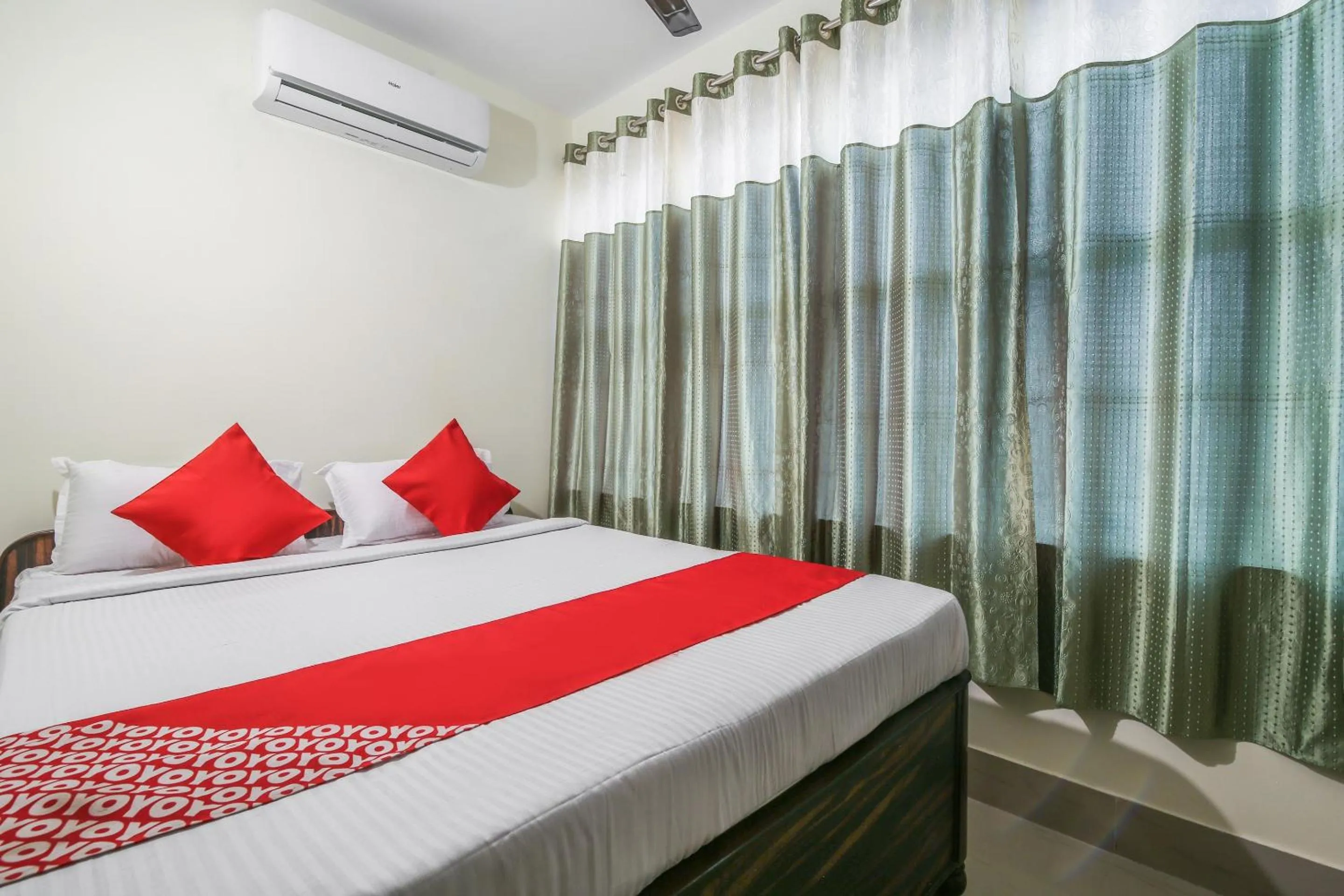 Bedroom, Bed in Super Hotel O Lokenath