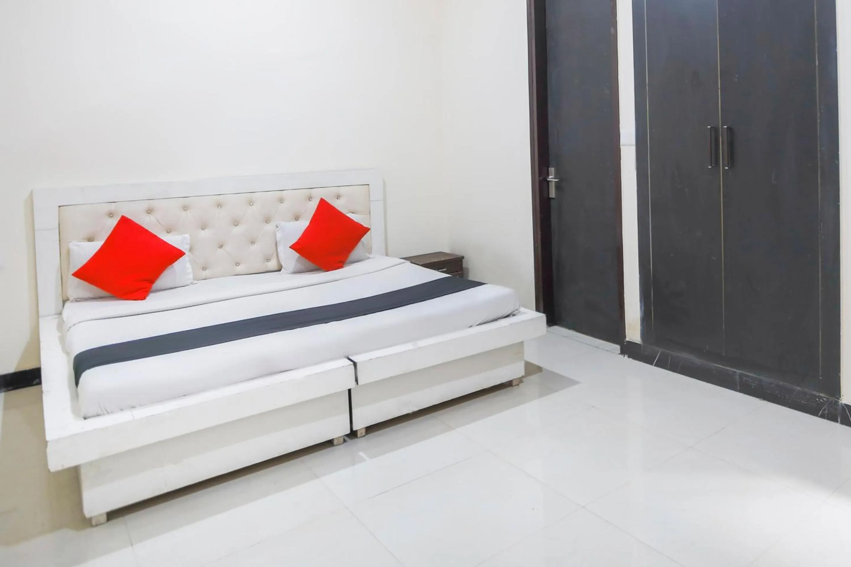 Bedroom in Hotel O GRANDEUR HOTEL