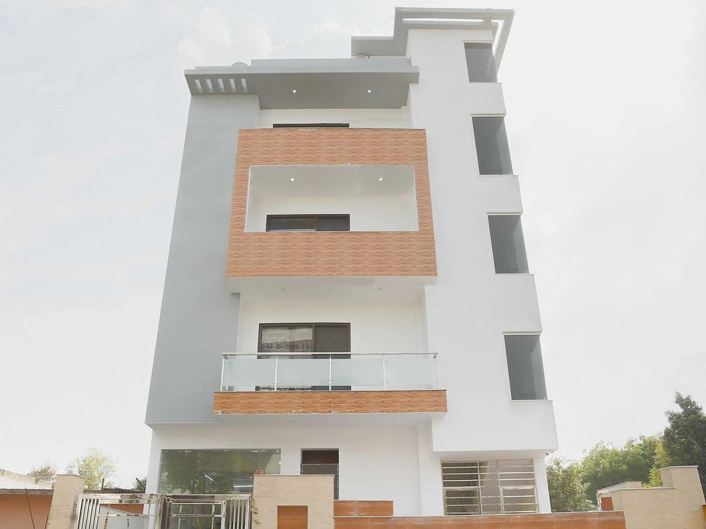 Facade/entrance in Hotel O GRANDEUR HOTEL