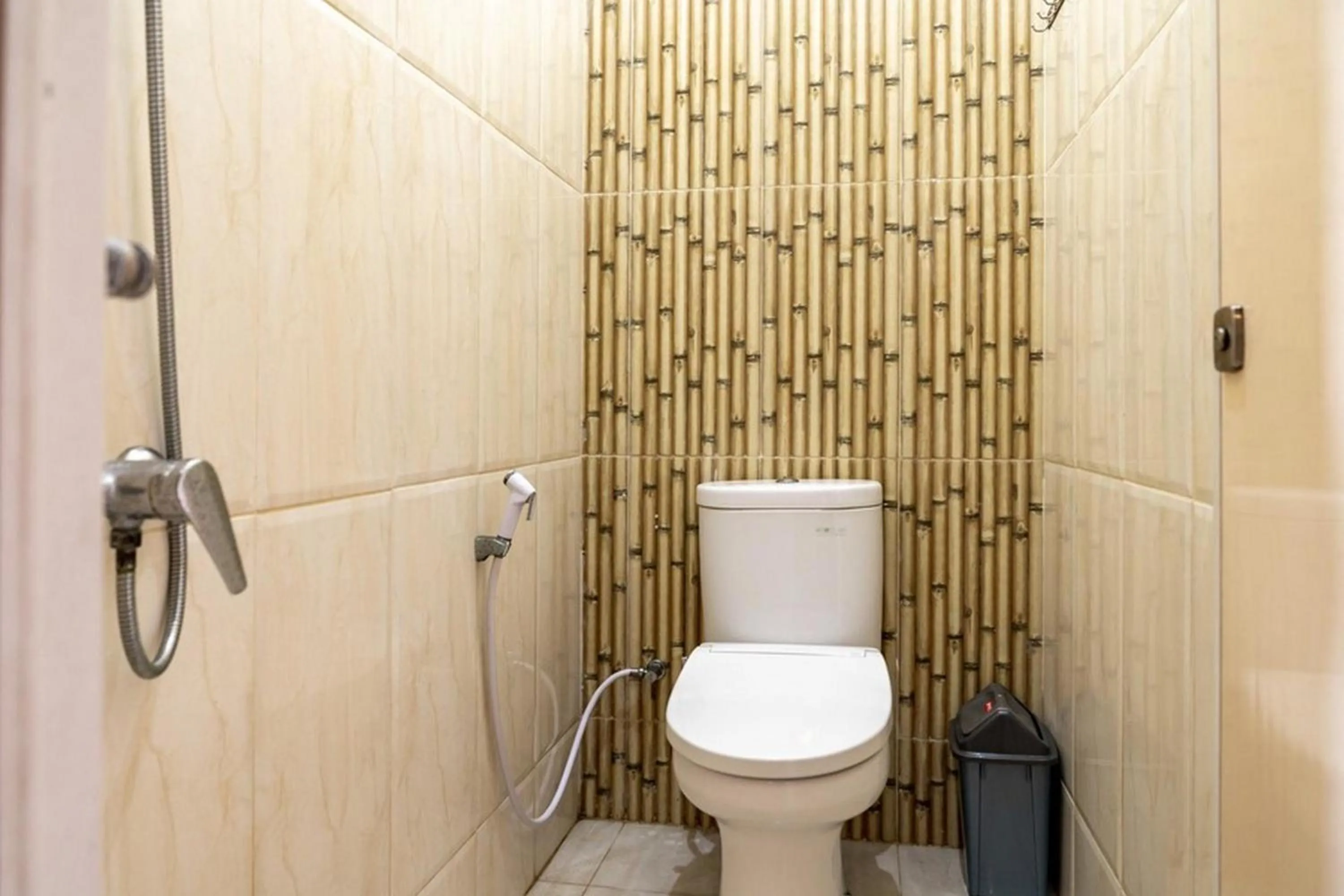 Bathroom in RedDoorz Hostel near LTC Glodok