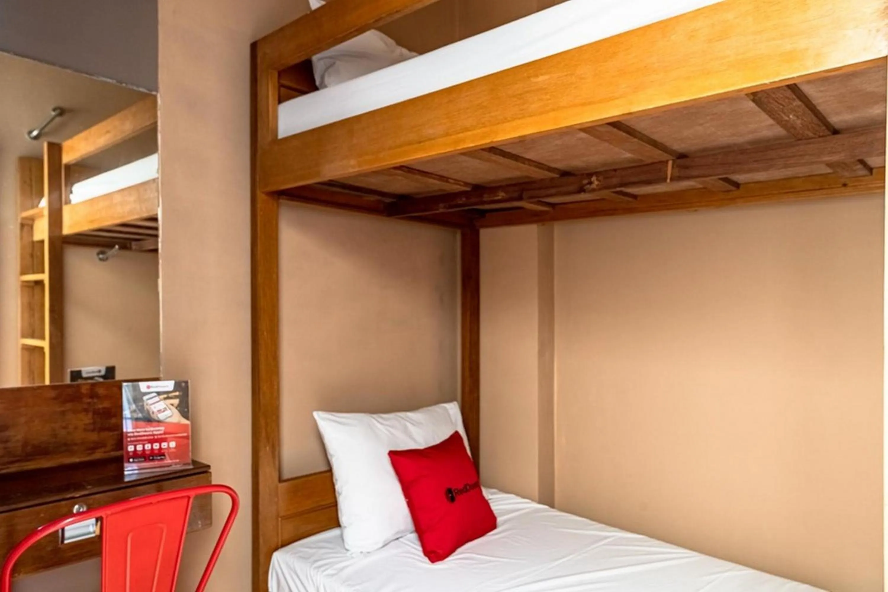 Bed in RedDoorz Hostel near LTC Glodok