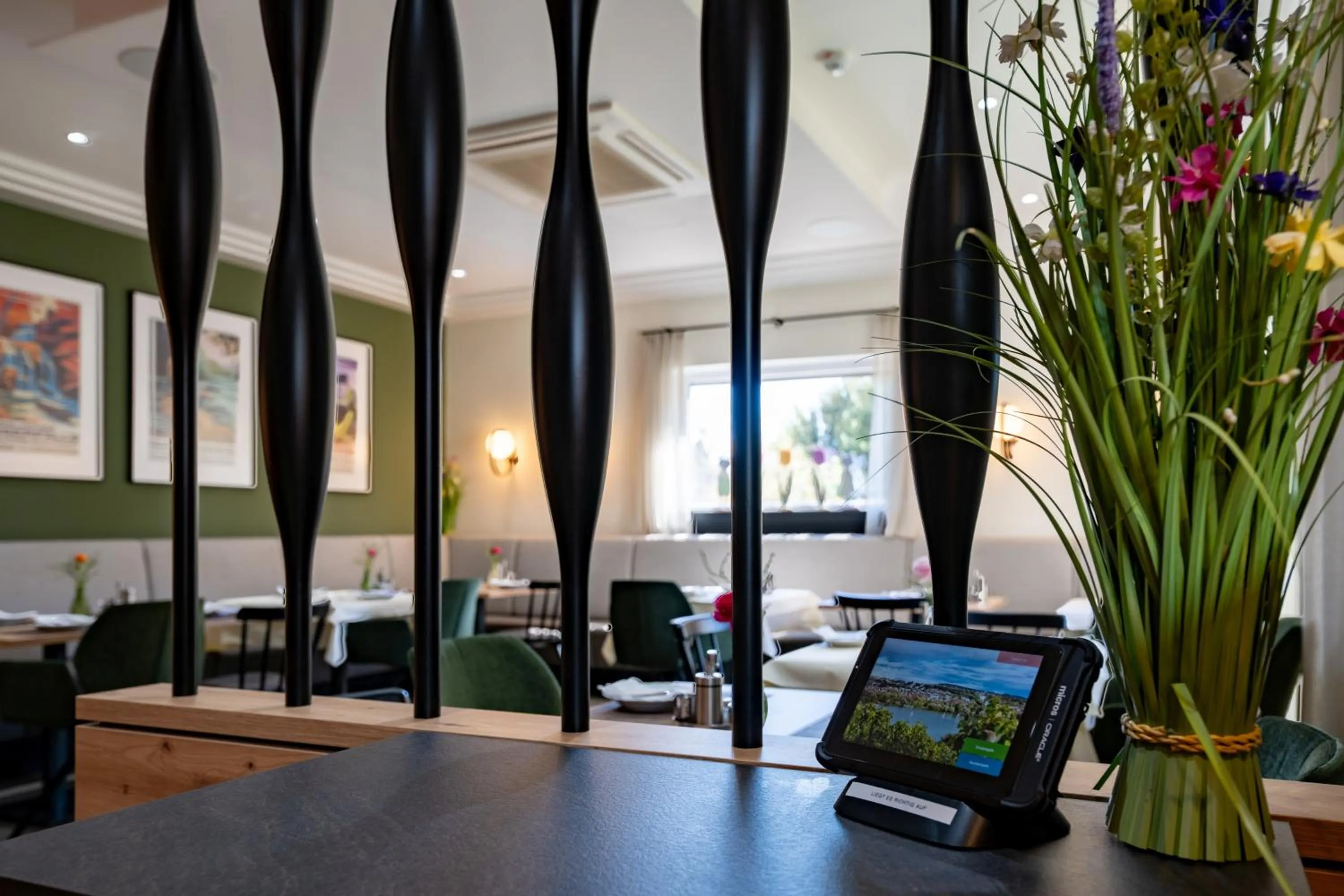 Restaurant/places to eat in Hotel Azenberg