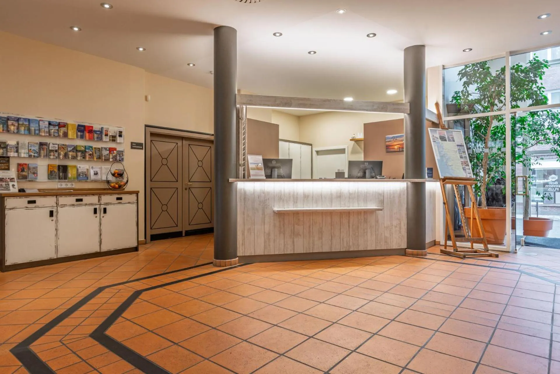 Lobby or reception in Best Western Plus Theodor Storm Hotel