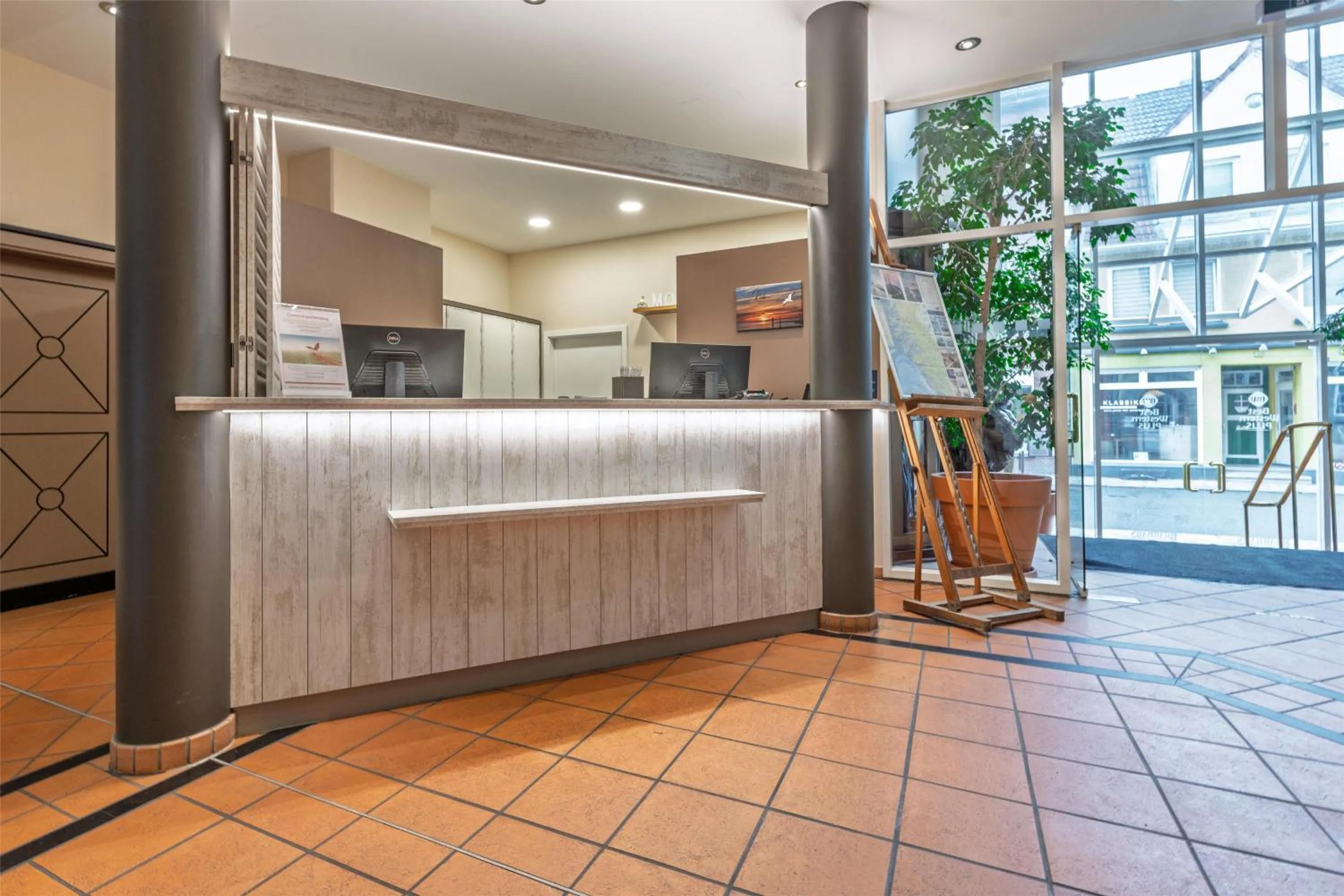 Lobby or reception in Best Western Plus Theodor Storm Hotel