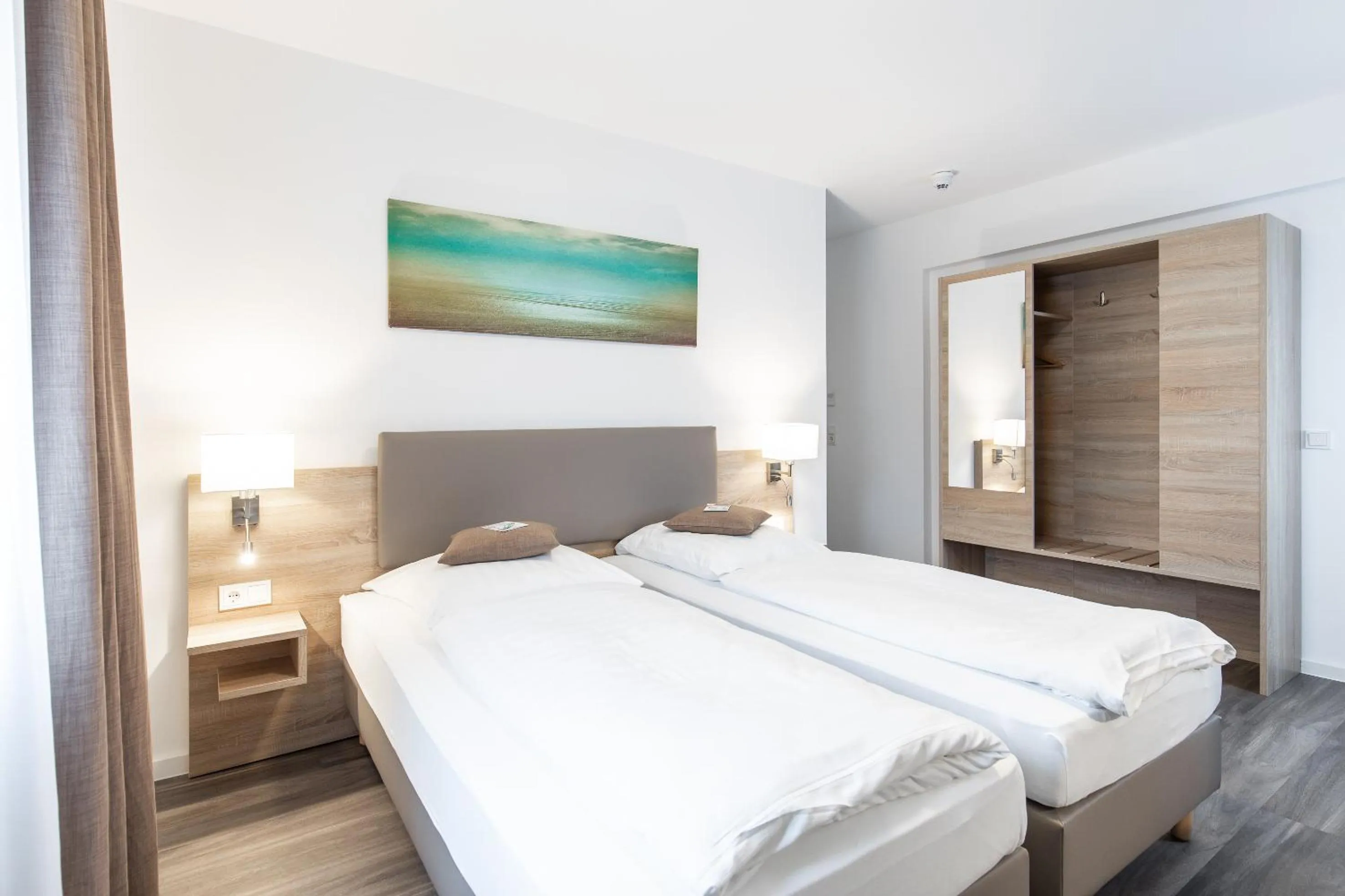 Photo of the whole room, Bed in Köln 2020