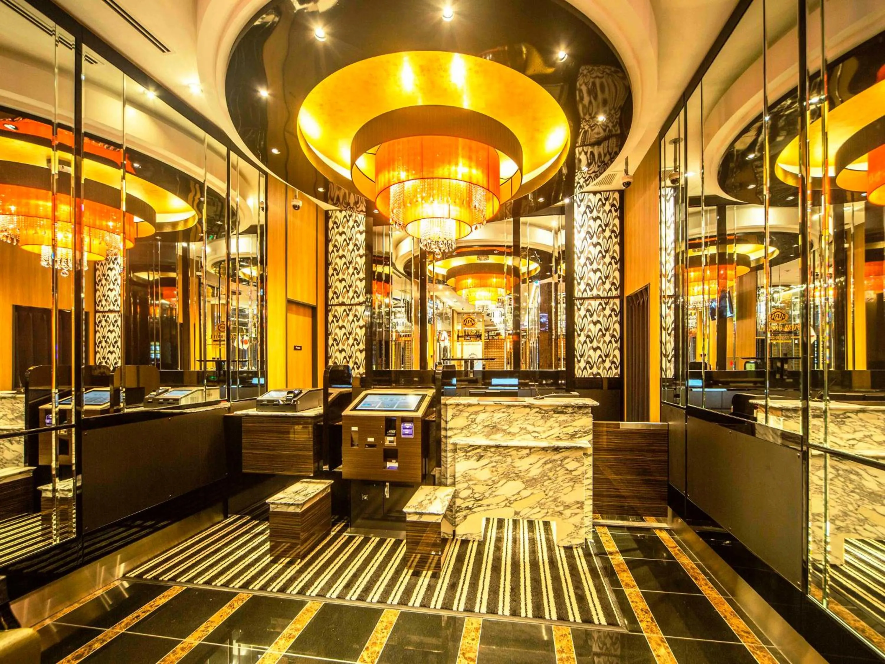 Lobby or reception in APA Hotel Ueno Hirokoji