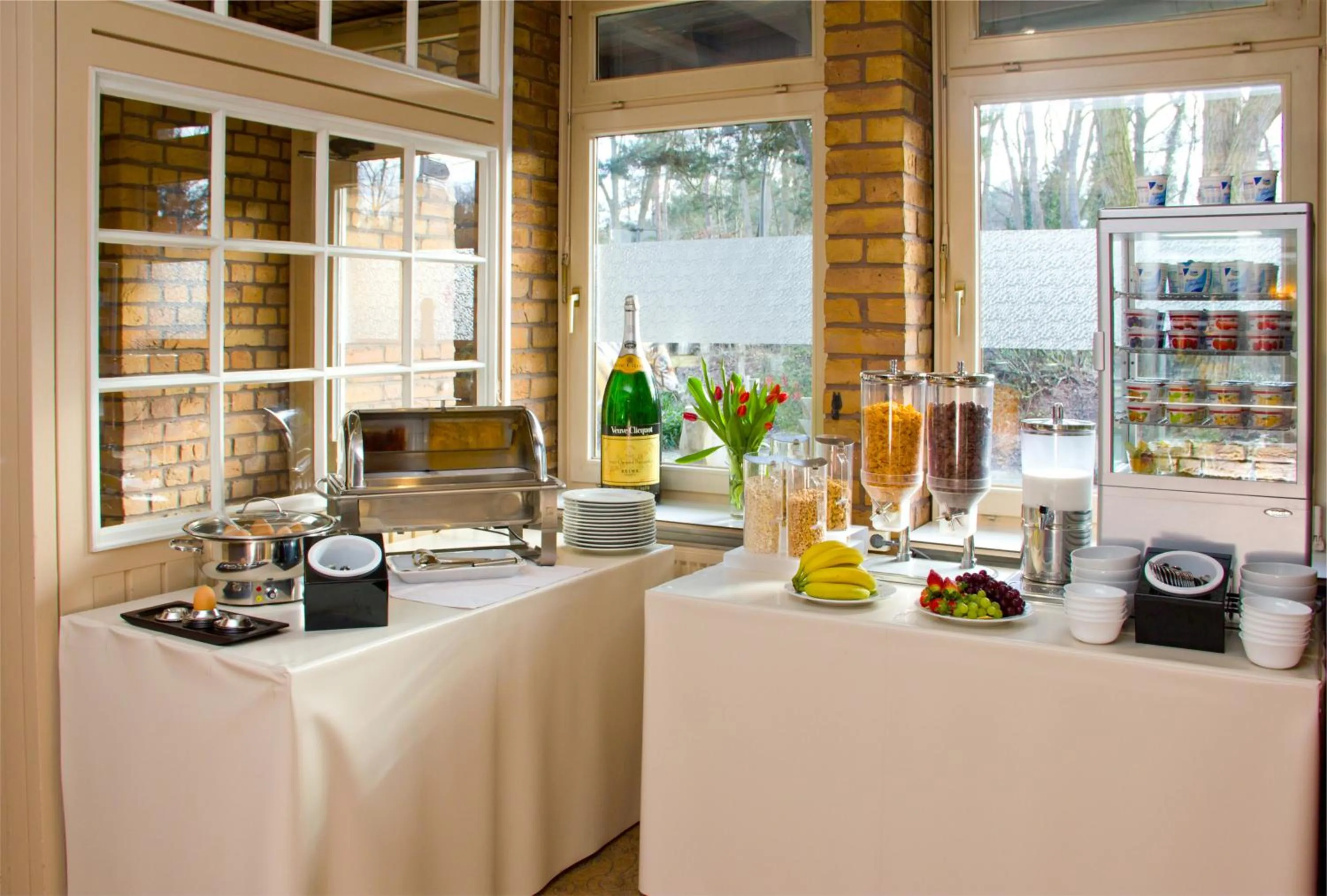 Buffet breakfast in Hotel Kreuzer