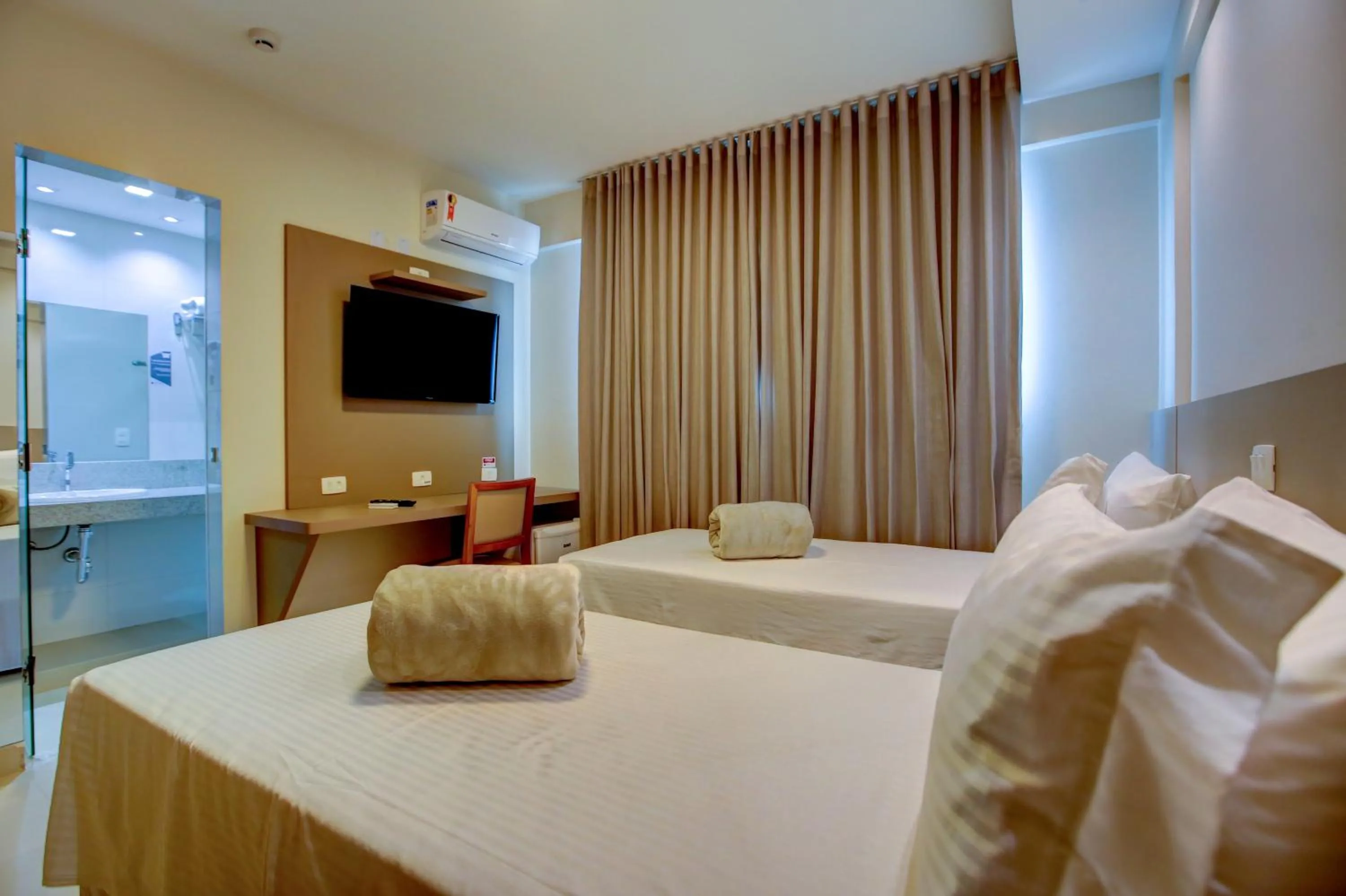 TV and multimedia, Bed in Novares Hotel