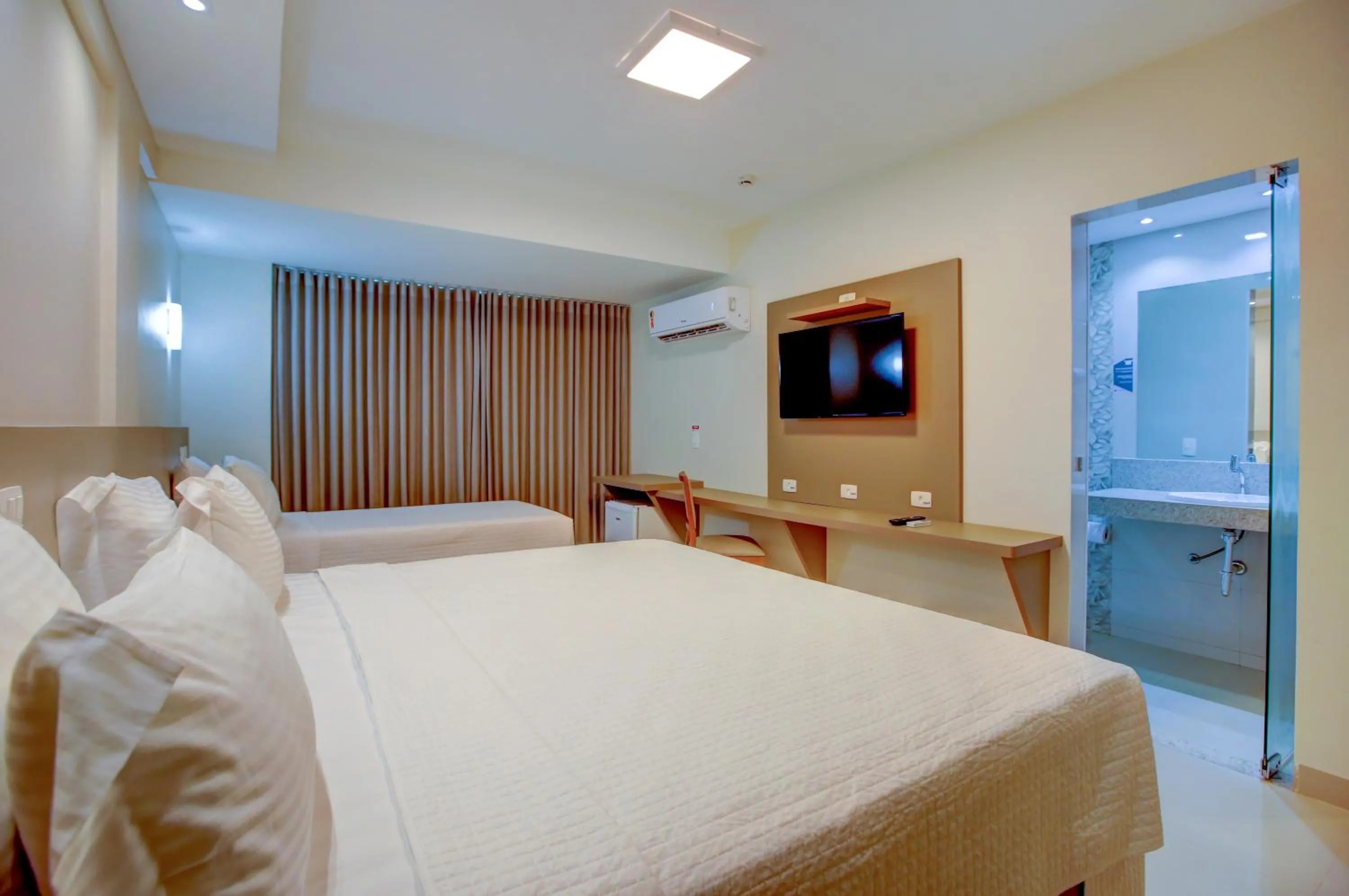 Bedroom, Bed in Novares Hotel