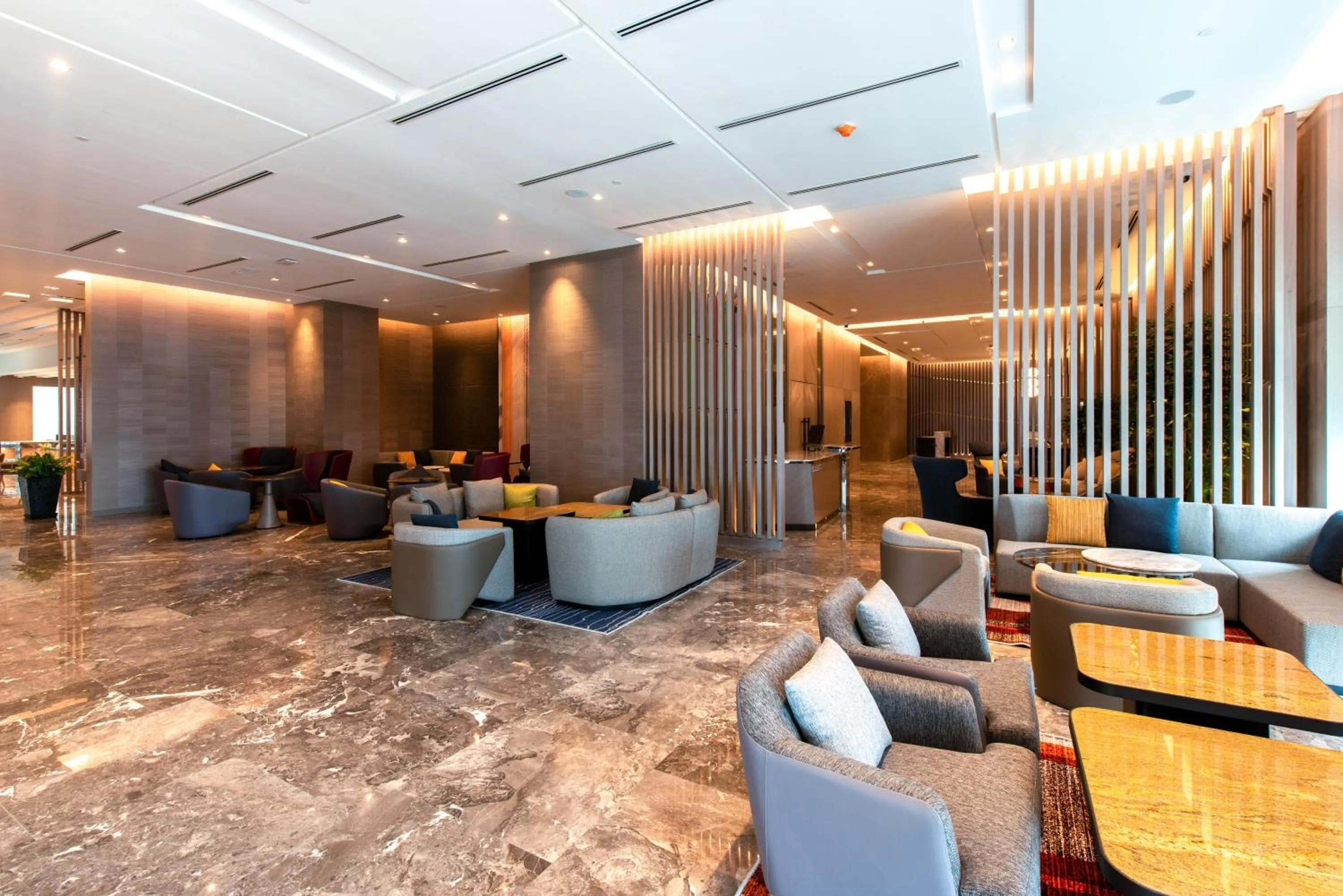 Lounge or bar in Holiday Inn Johor Bahru City Centre by IHG