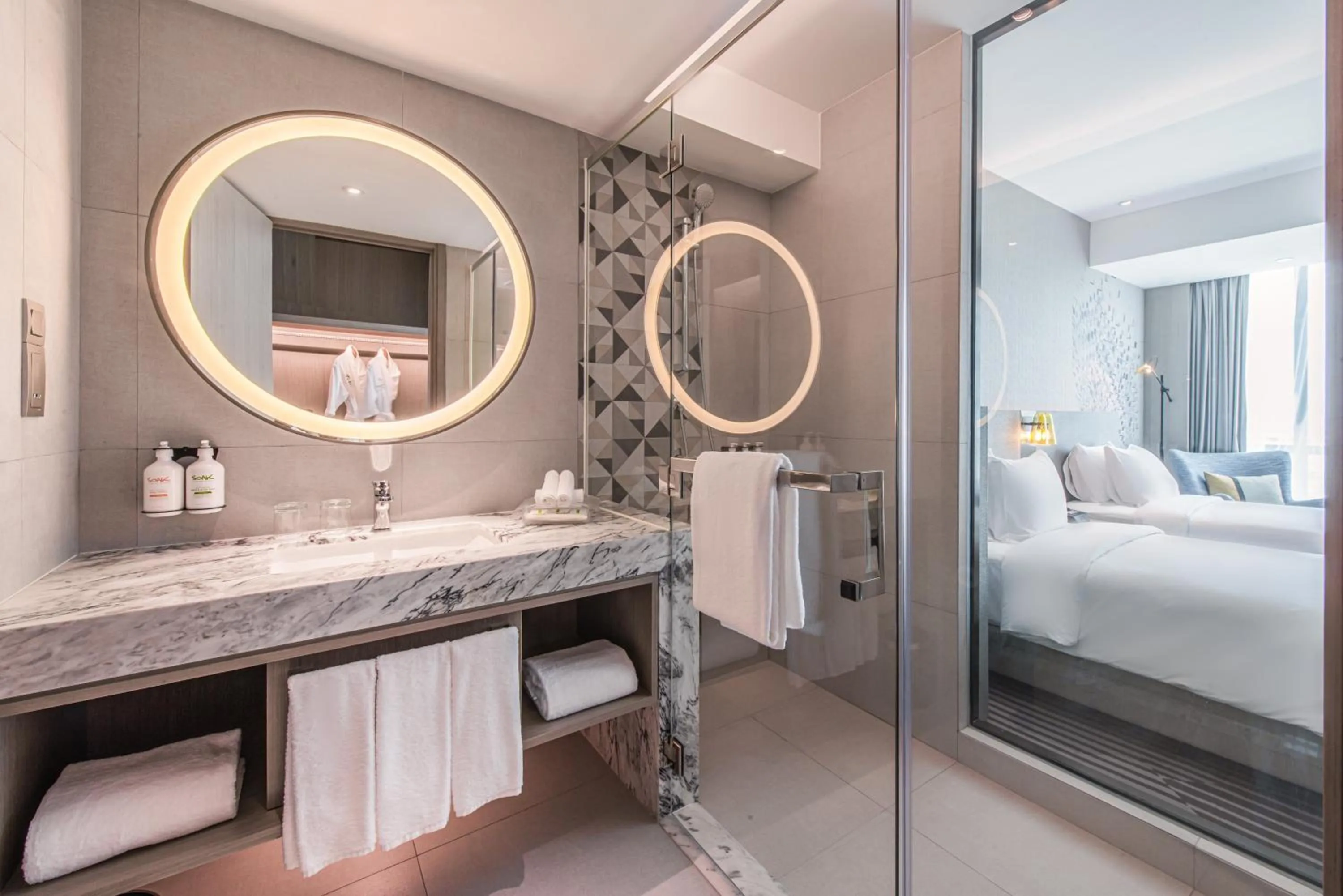 Bathroom, Bed in Holiday Inn Johor Bahru City Centre by IHG