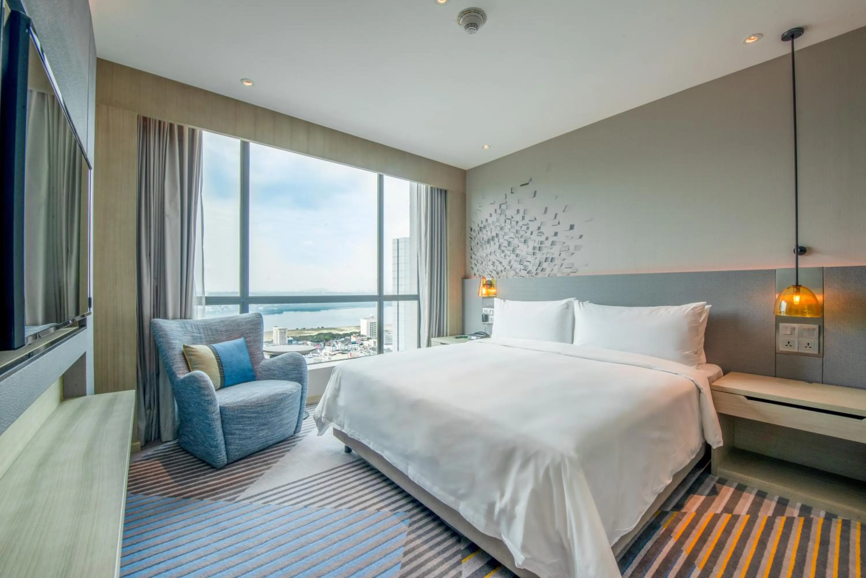 Bedroom, Bed in Holiday Inn Johor Bahru City Centre by IHG