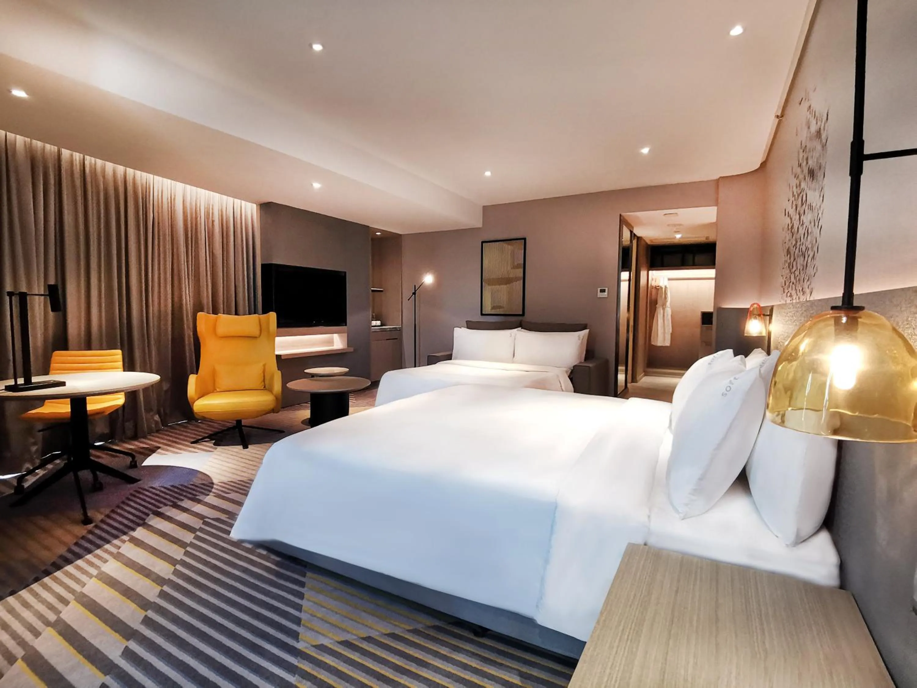 Photo of the whole room, Bed in Holiday Inn Johor Bahru City Centre by IHG