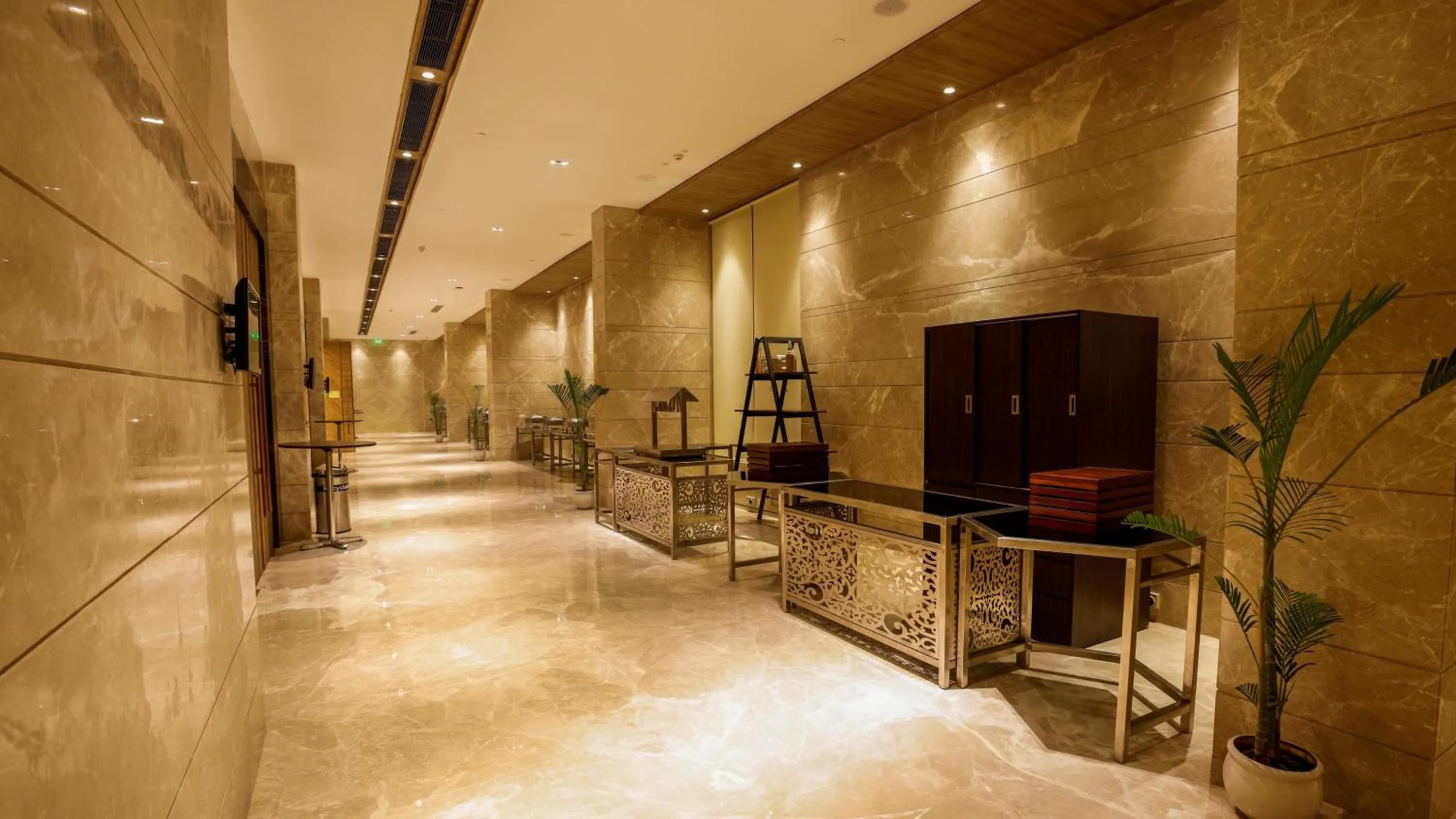 Meeting/conference room in Holiday Inn Gurugram Sector 90 by IHG