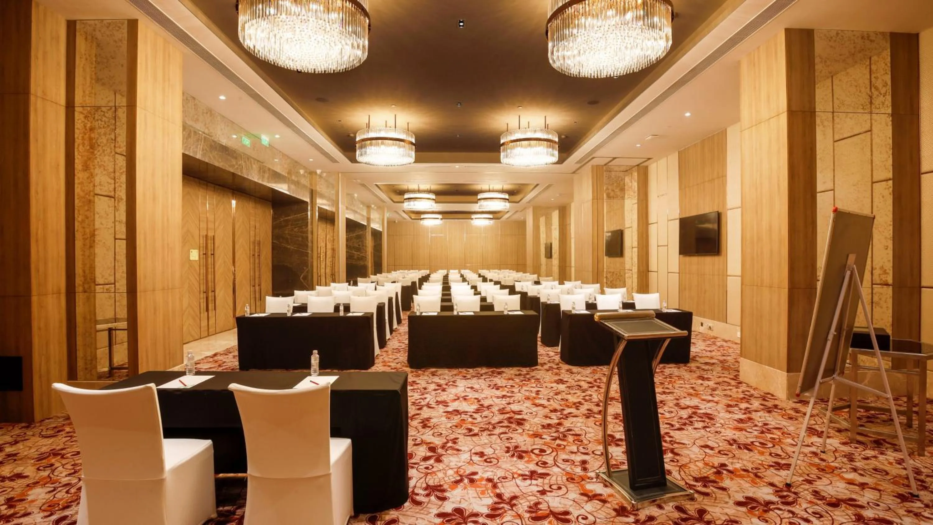 Banquet/Function facilities in Holiday Inn Gurugram Sector 90 by IHG