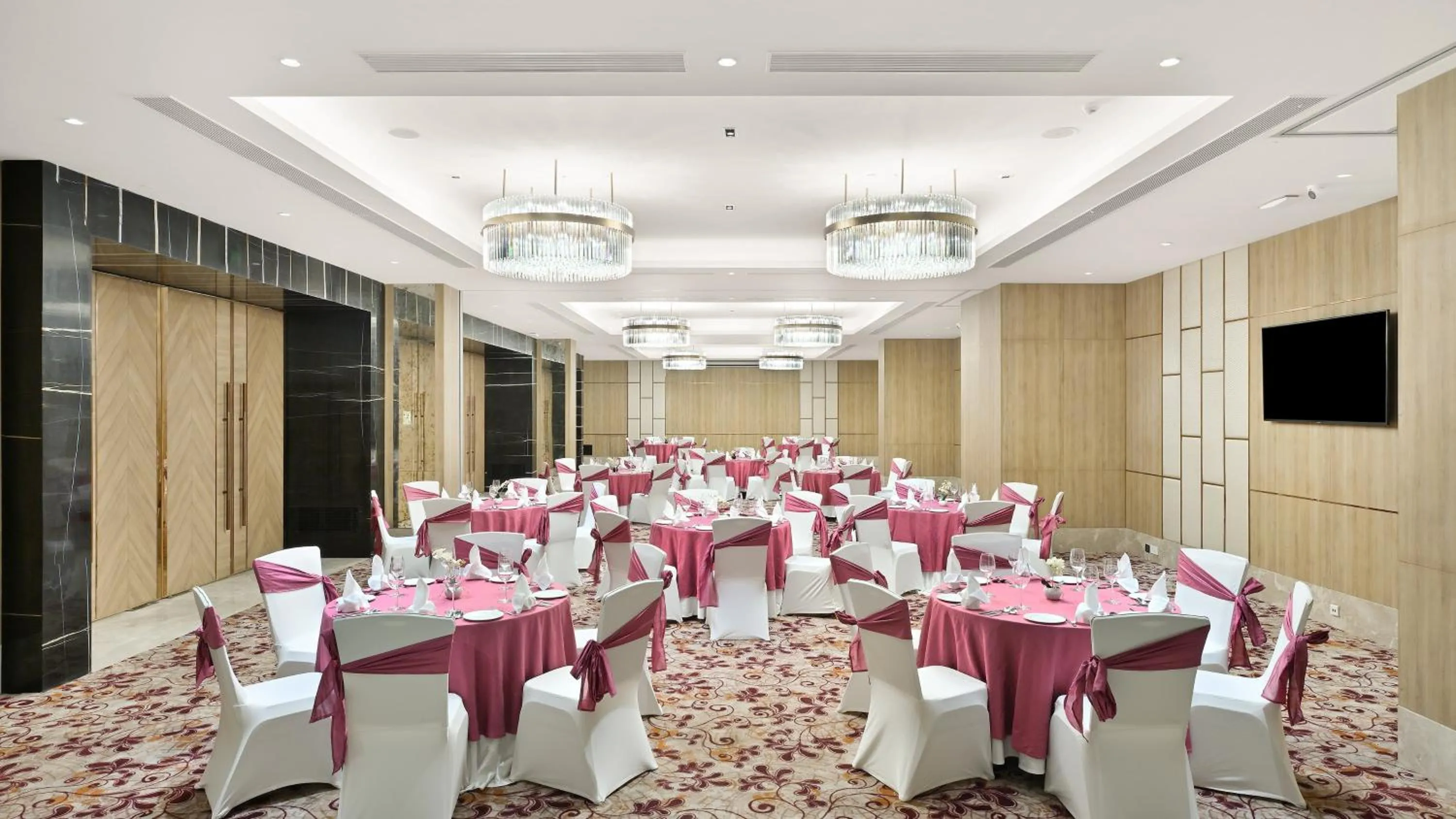 Banquet/Function facilities in Holiday Inn Gurugram Sector 90 by IHG