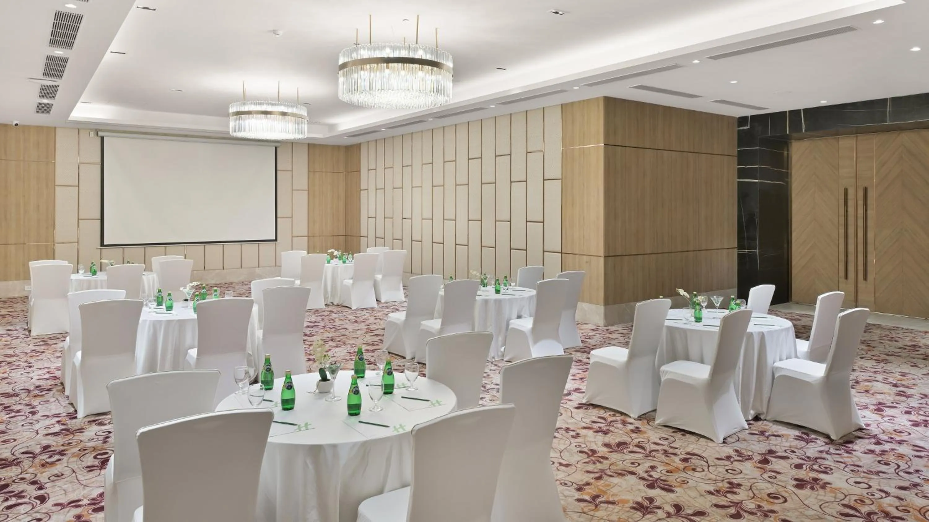 Banquet/Function facilities in Holiday Inn Gurugram Sector 90 by IHG