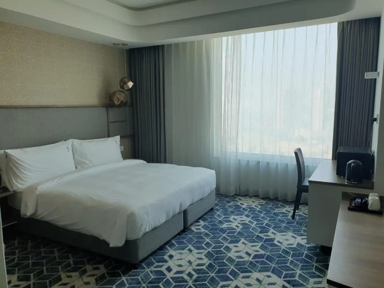 Coffee/tea facilities, Bed in Holiday Inn Gurugram Sector 90 by IHG