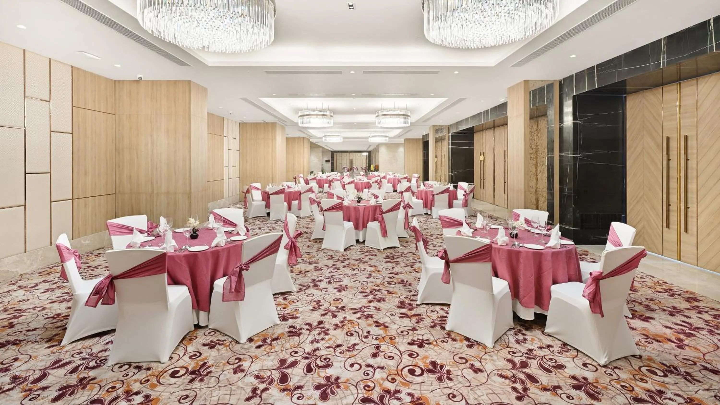 Banquet/Function facilities in Holiday Inn Gurugram Sector 90 by IHG