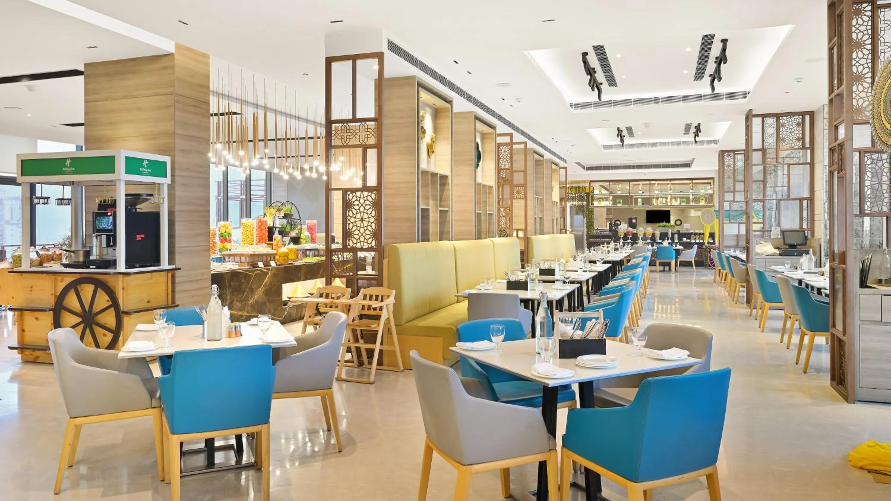 Restaurant/places to eat in Holiday Inn Gurugram Sector 90 by IHG