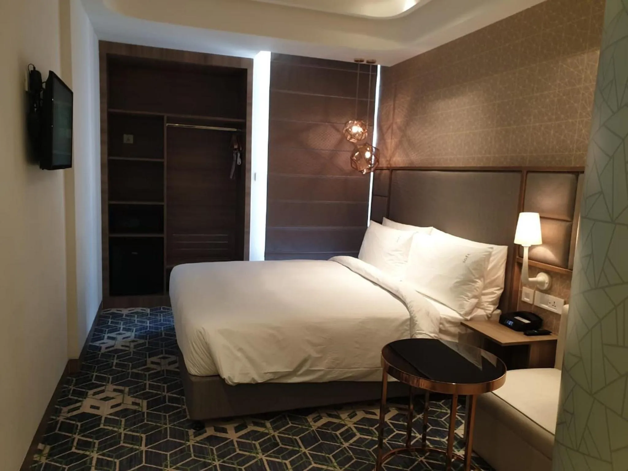 Photo of the whole room, Bed in Holiday Inn Gurugram Sector 90 by IHG