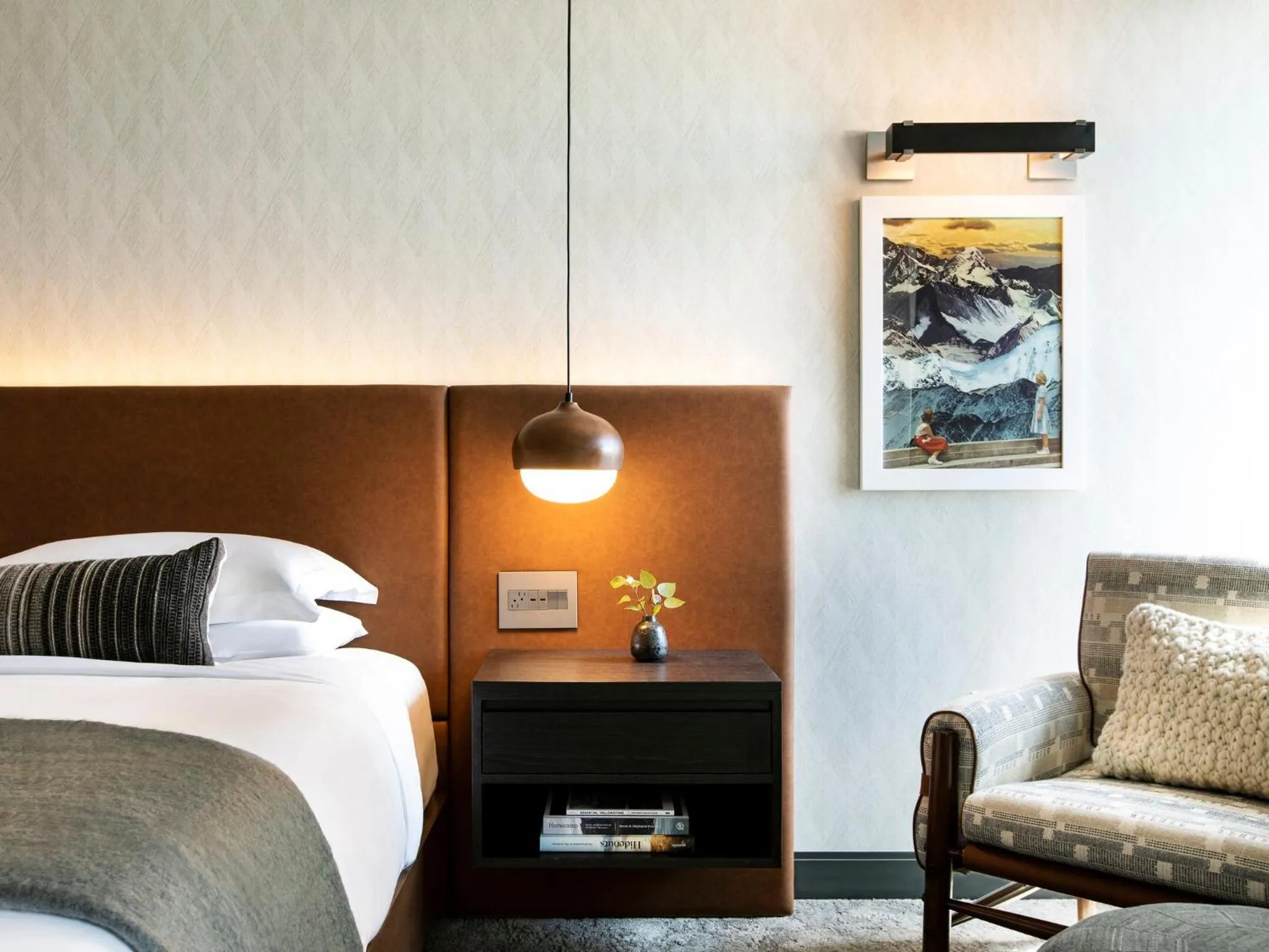 Photo of the whole room, Bed in Kimpton - Armory Hotel Bozeman by IHG