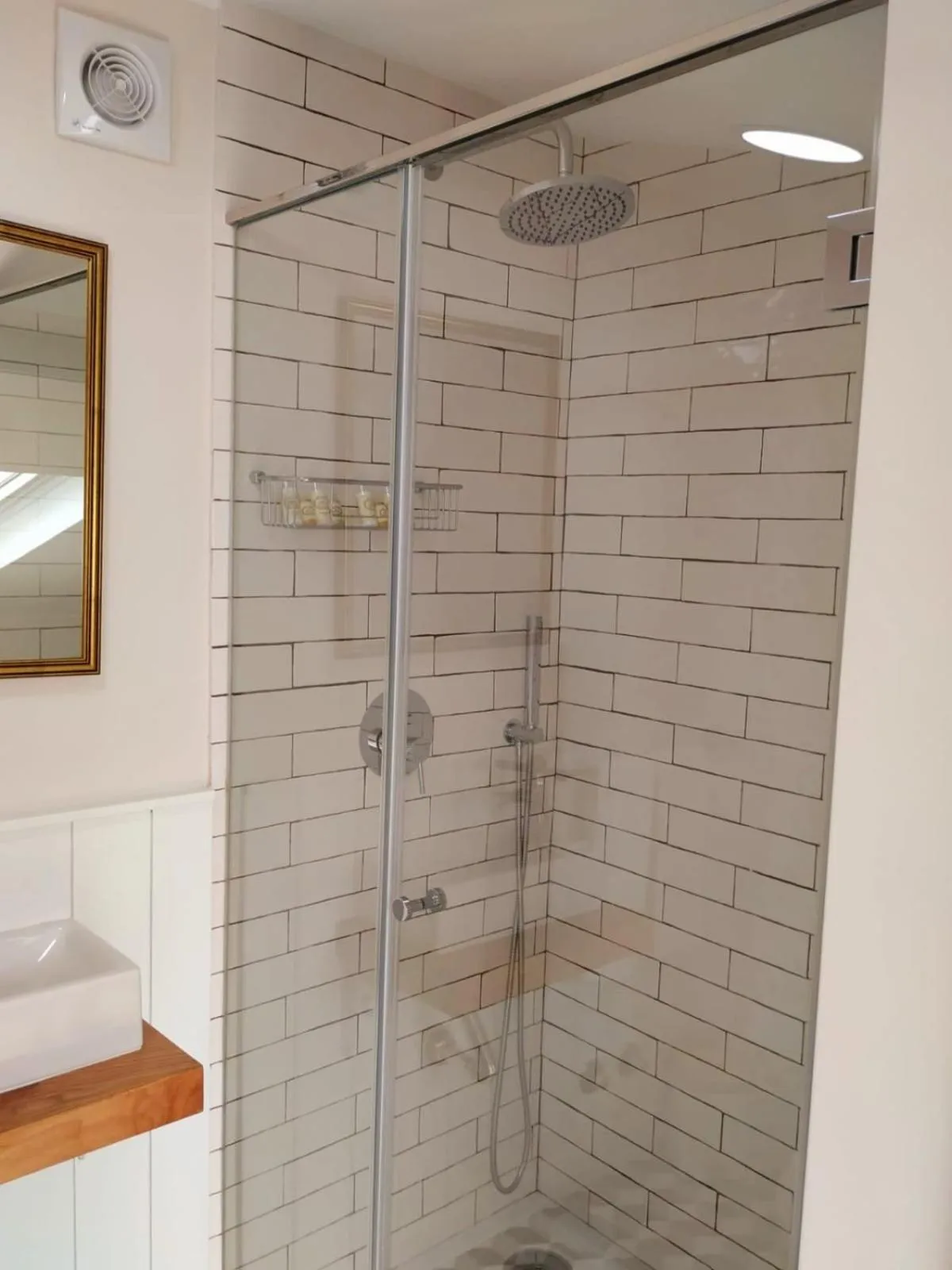 Shower in Casa da Ana Boutique Guest House