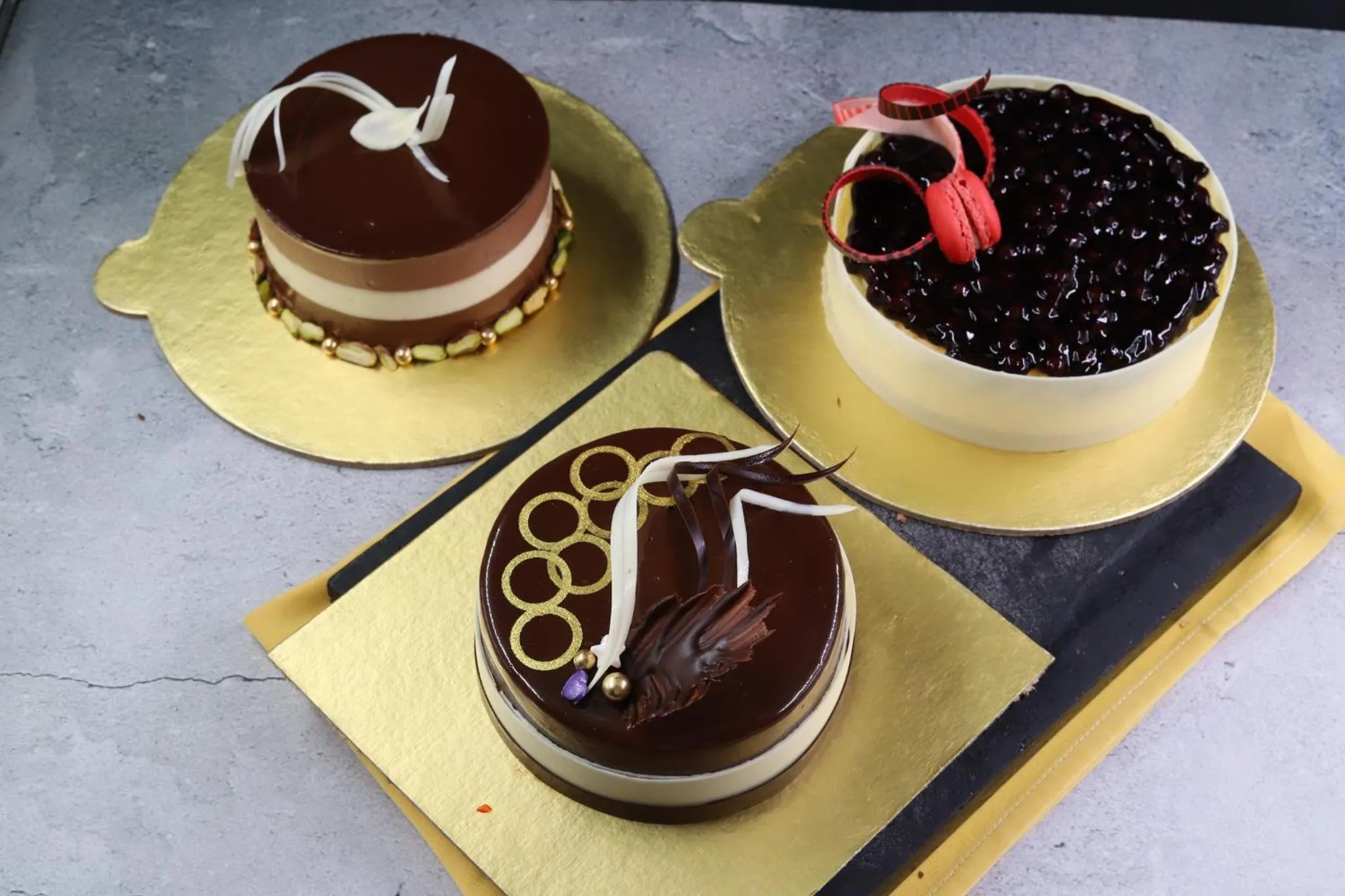 Restaurant/places to eat in Holiday Inn Dhaka City Centre by IHG