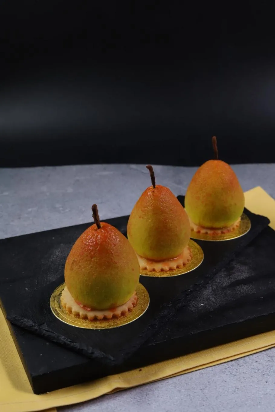 Restaurant/places to eat in Holiday Inn Dhaka City Centre by IHG