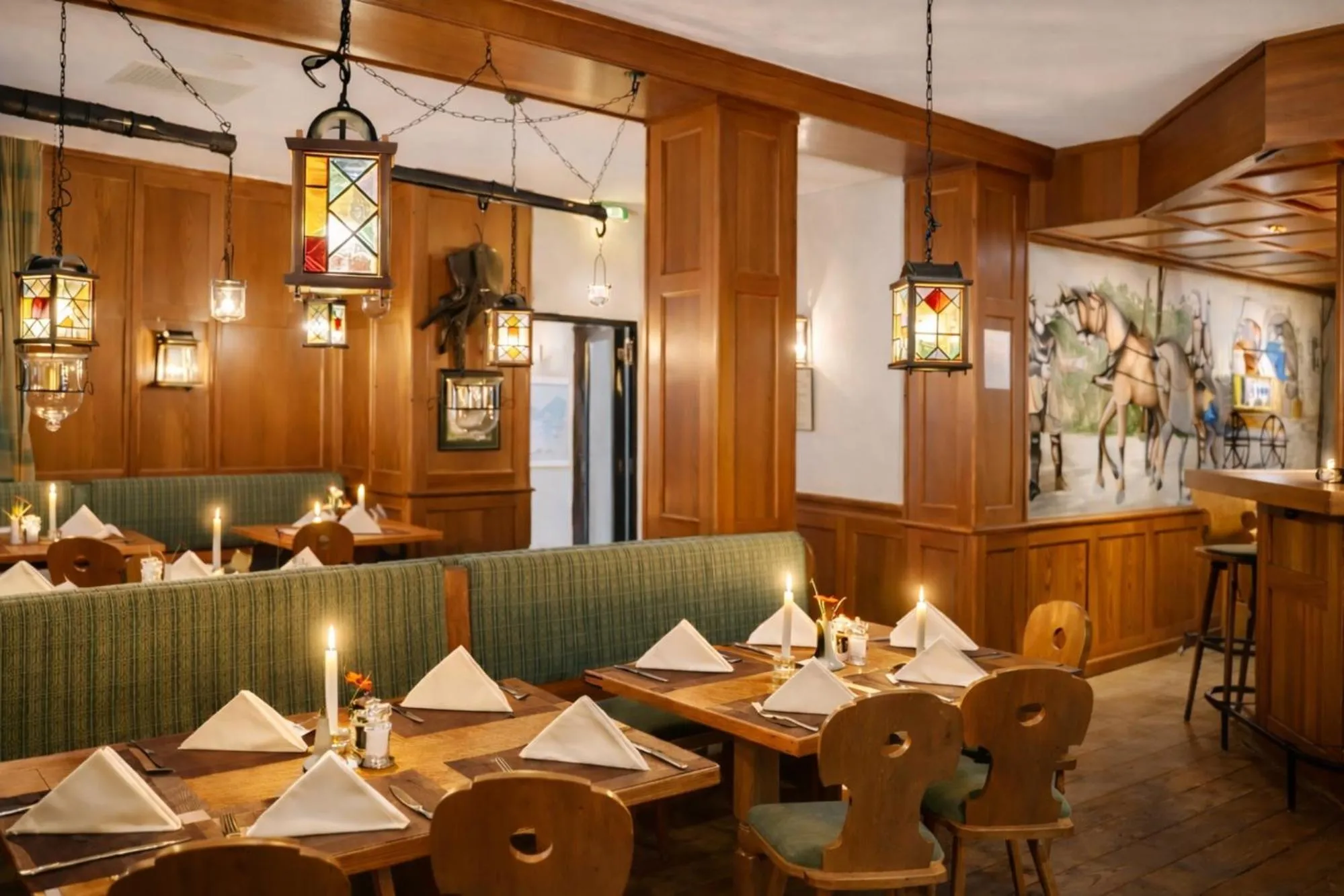 Restaurant/places to eat in AMBER HOTEL Bavaria Superior