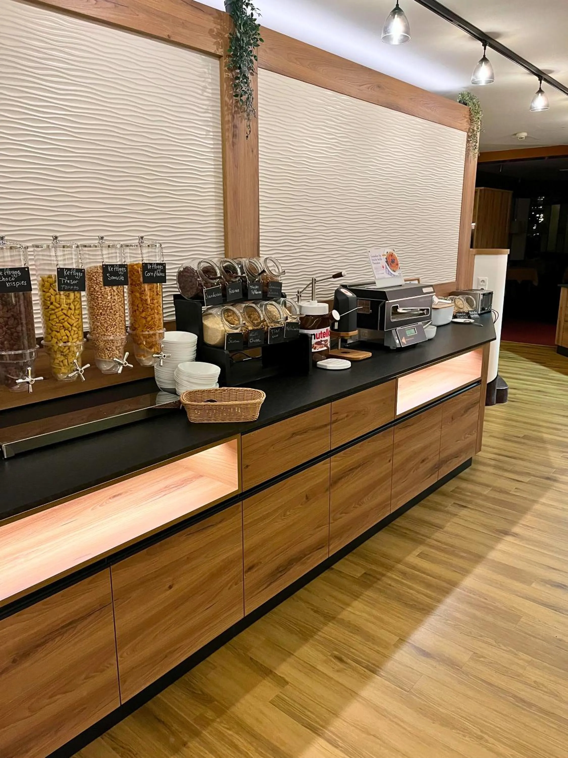 Restaurant/places to eat in AMBER HOTEL Bavaria Superior