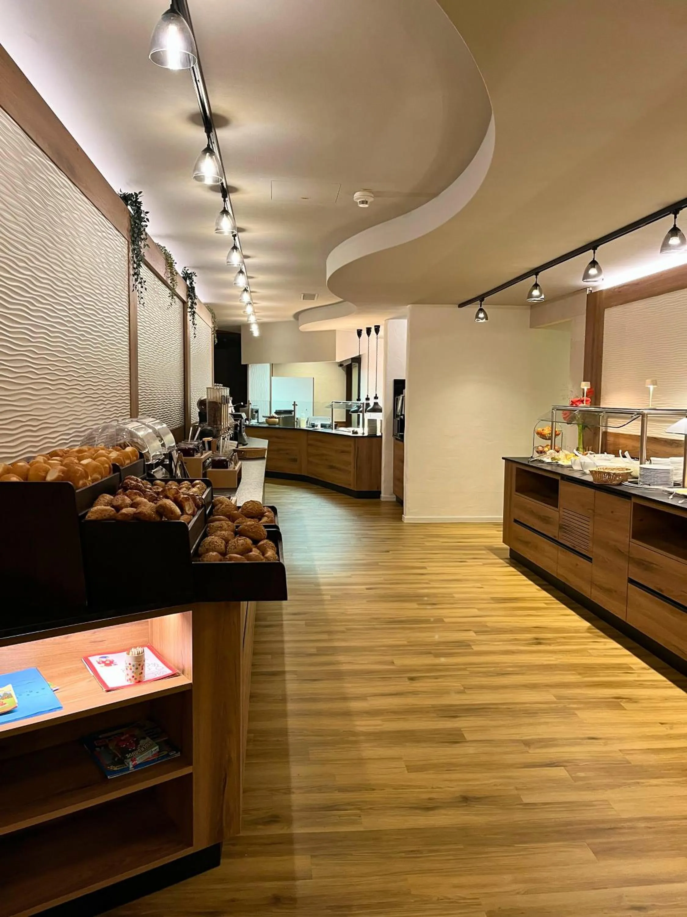 Restaurant/places to eat in AMBER HOTEL Bavaria Superior