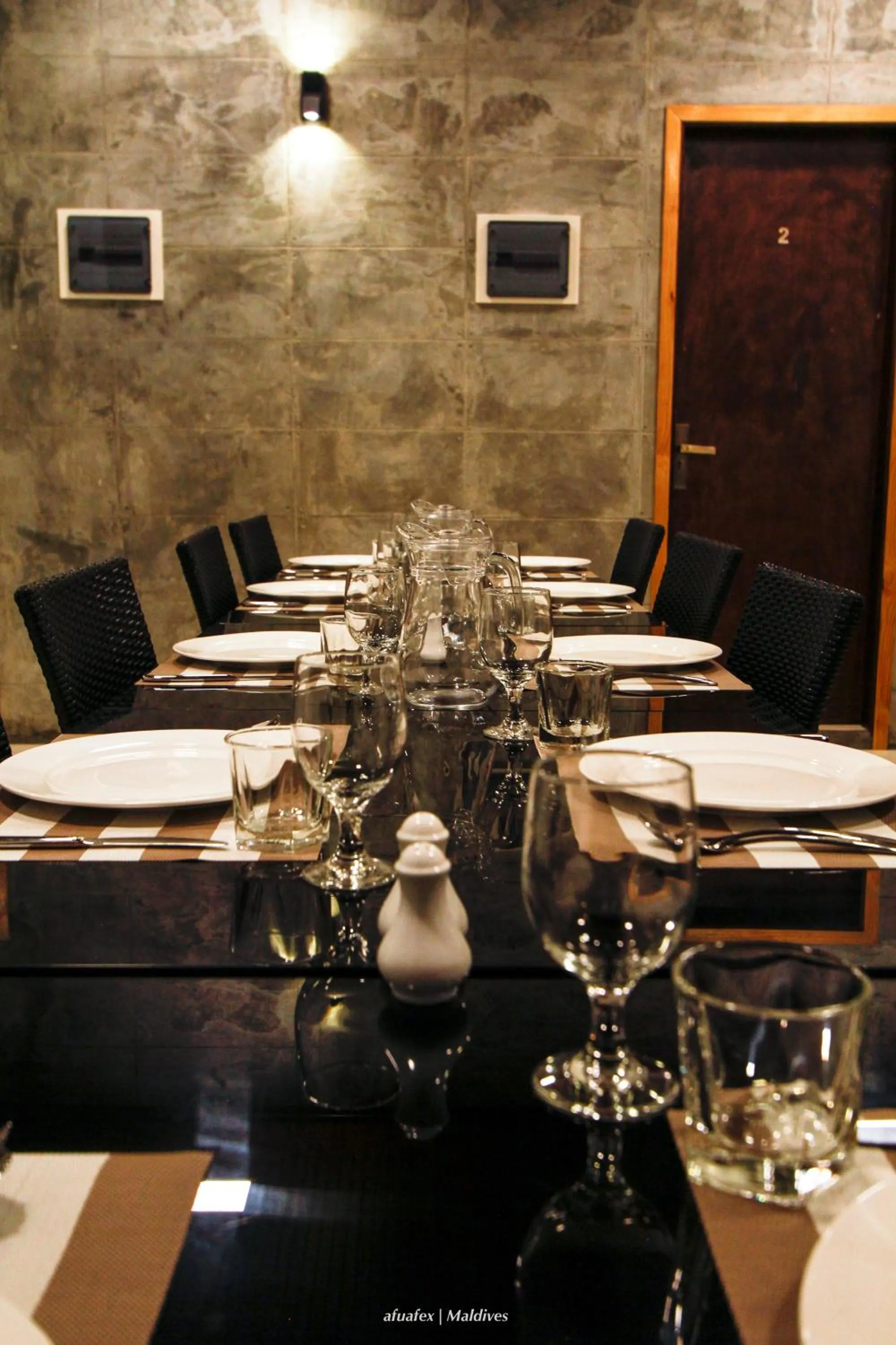 Restaurant/places to eat in Huvan Inn