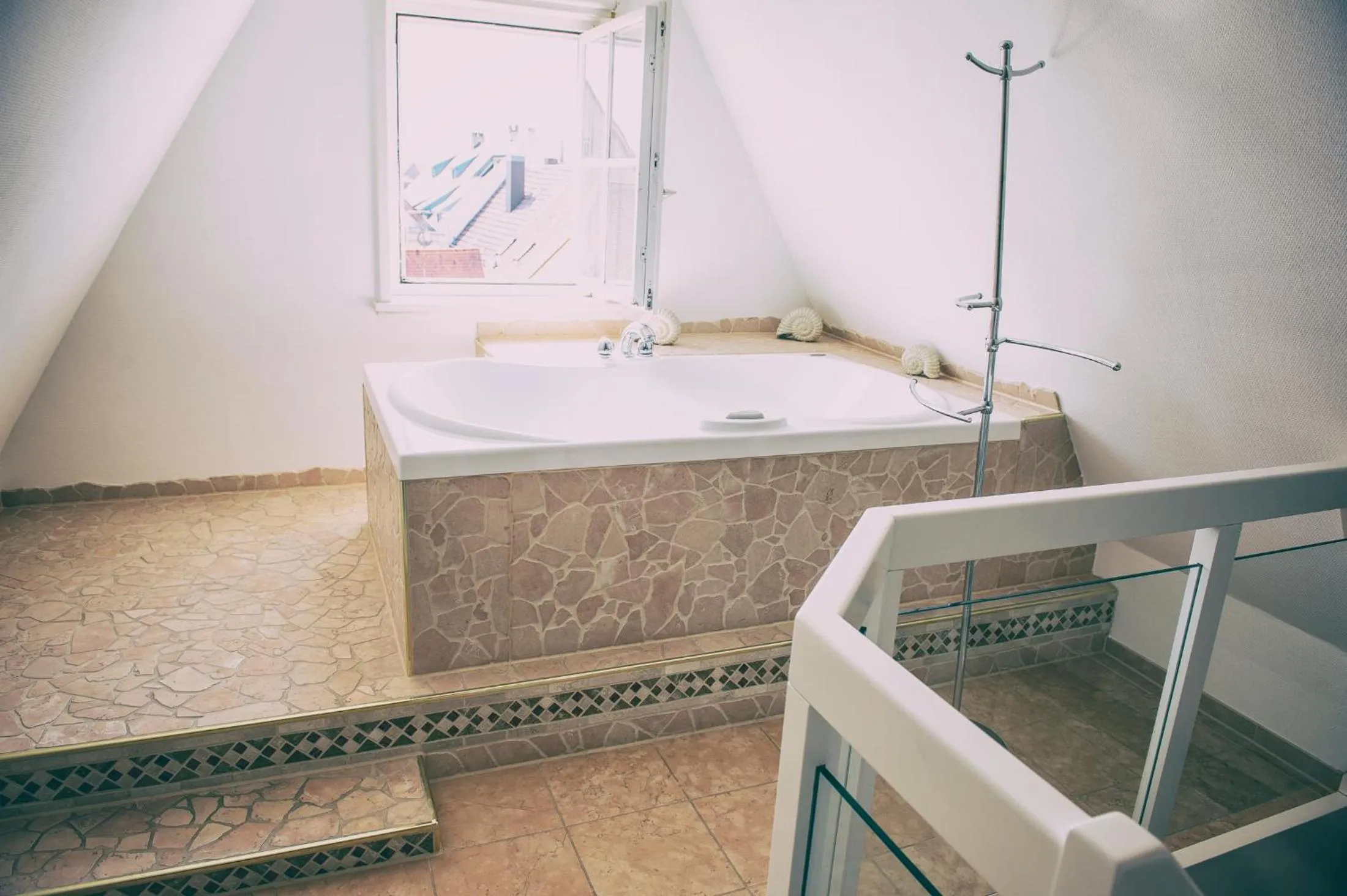 Hot Tub in Restaurant Residence Ente