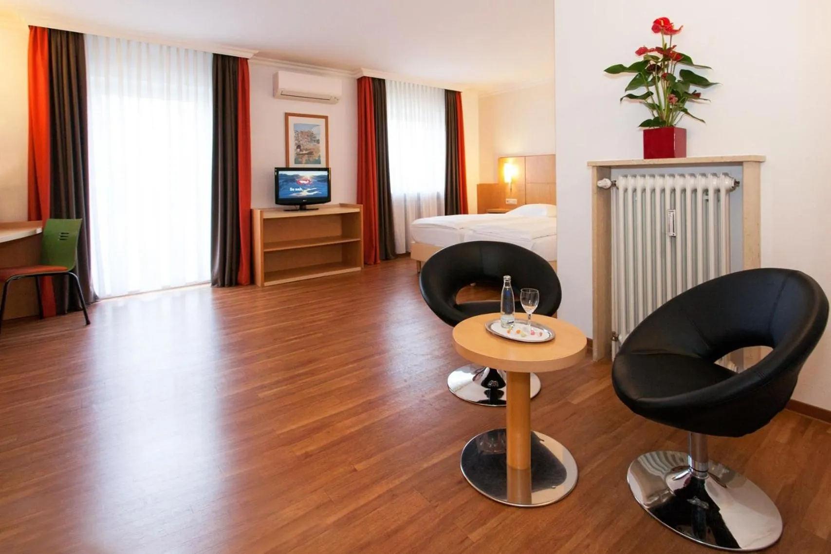 Photo of the whole room, Bed in Saar City Hotel Superior