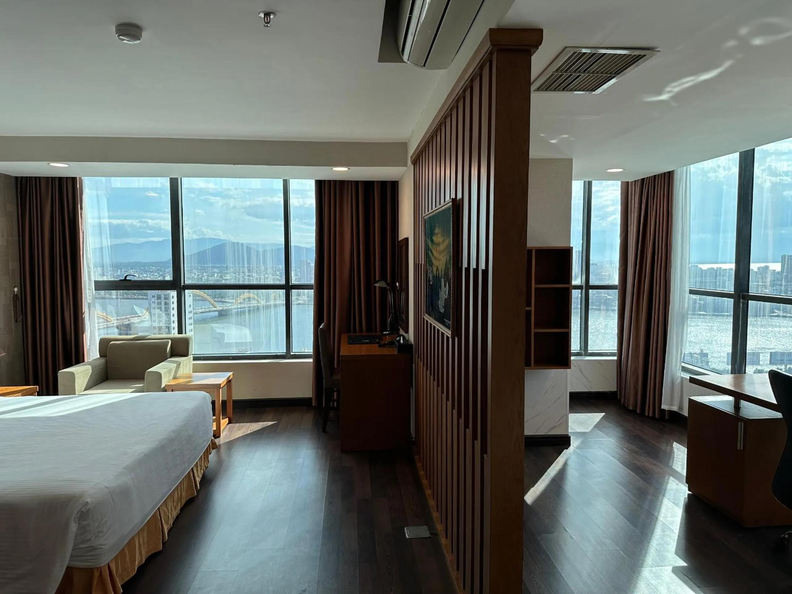 Photo of the whole room, Bed in Muong Thanh Grand Da Nang Hotel