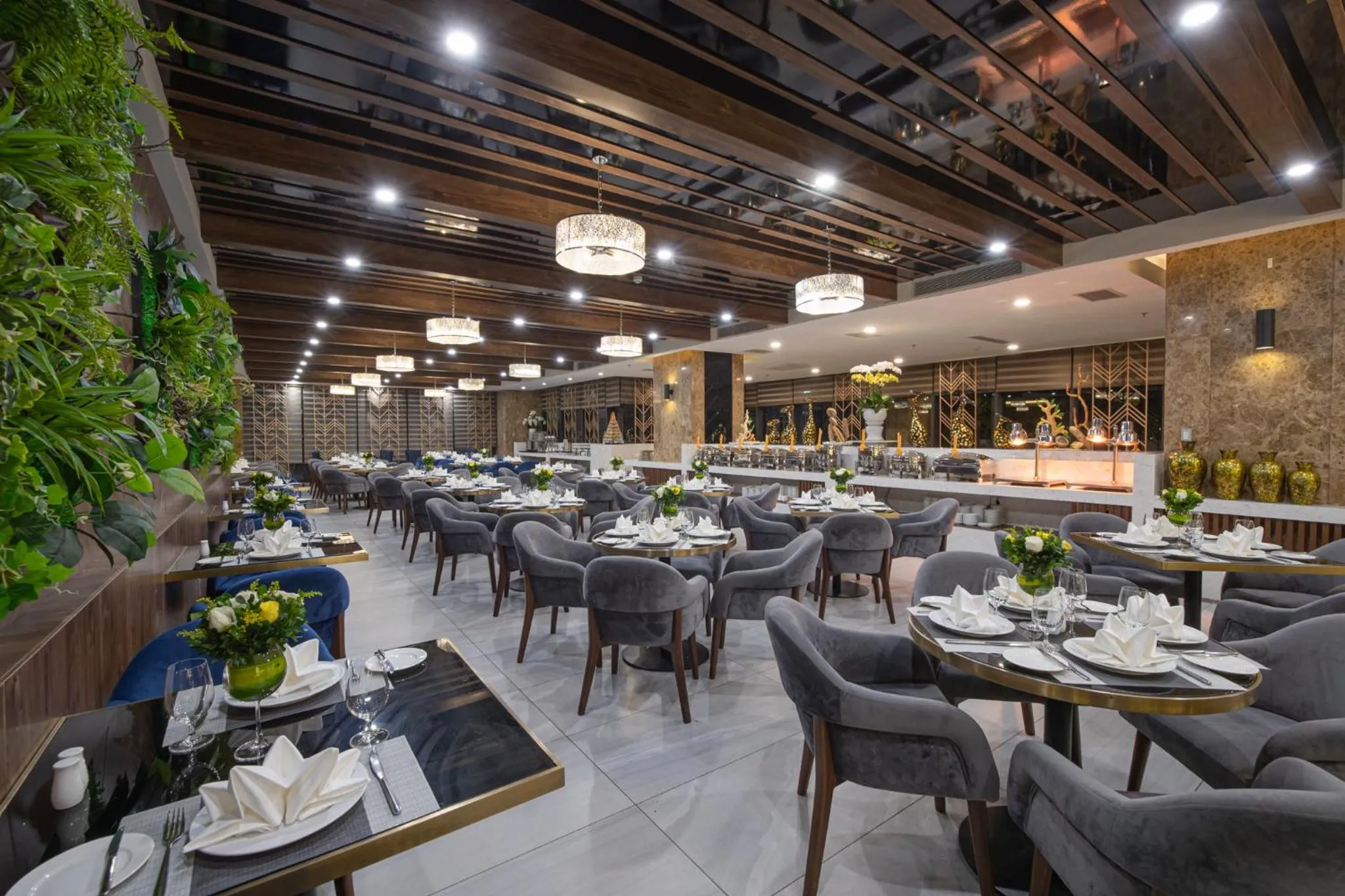 Restaurant/places to eat in Muong Thanh Grand Da Nang Hotel