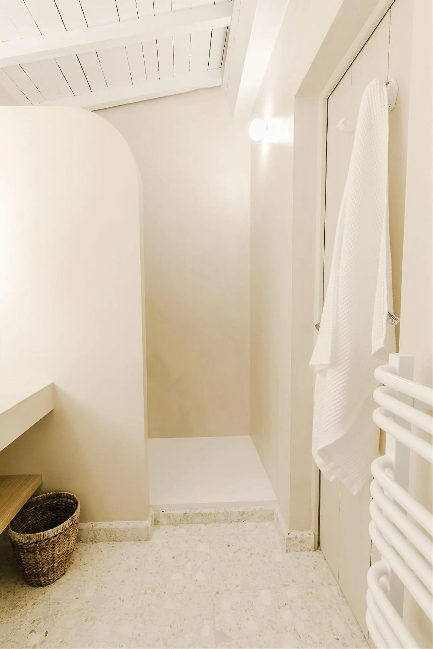 Bathroom in Hôtel Restaurant Les Arnelles