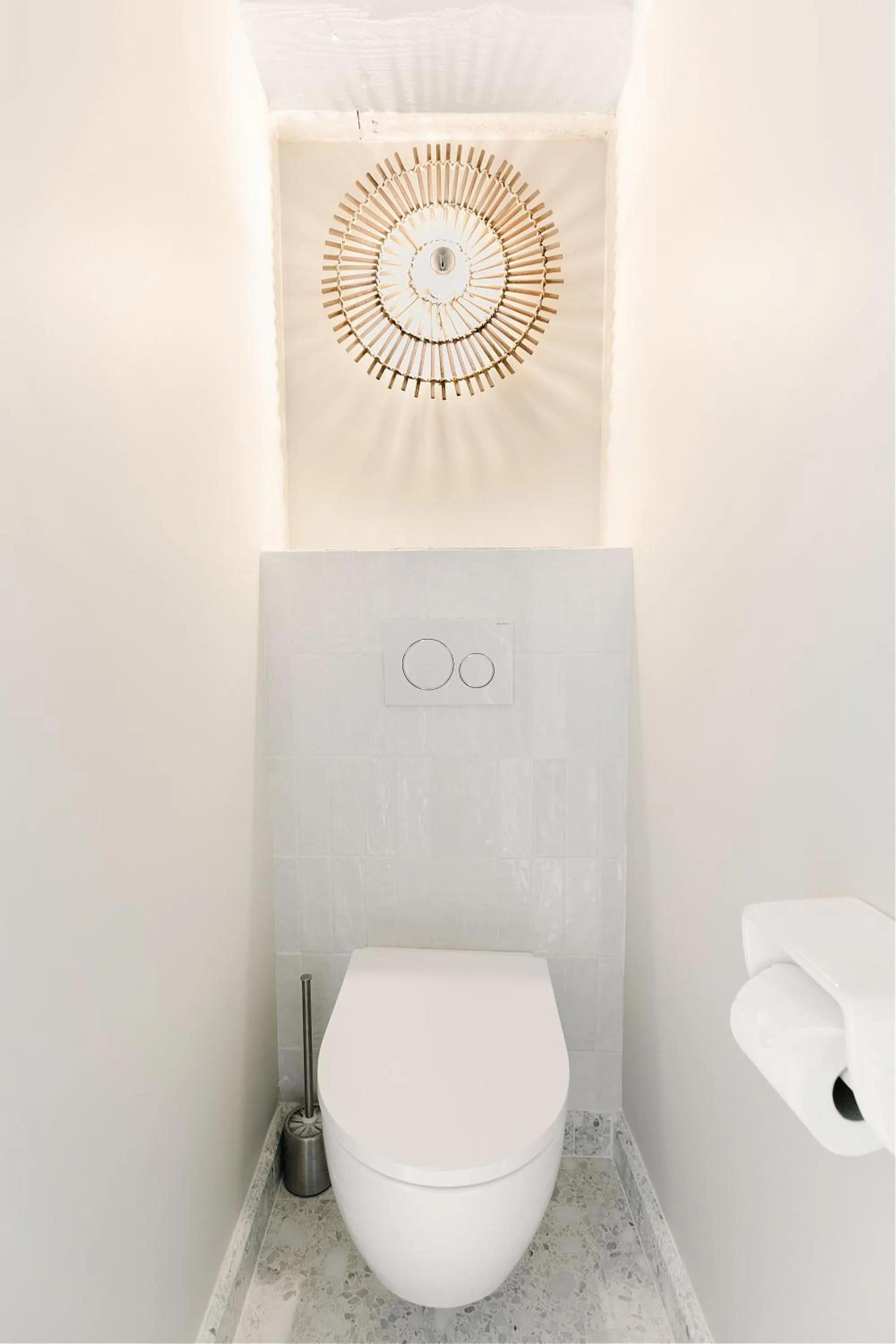 Toilet in Hôtel Restaurant Les Arnelles