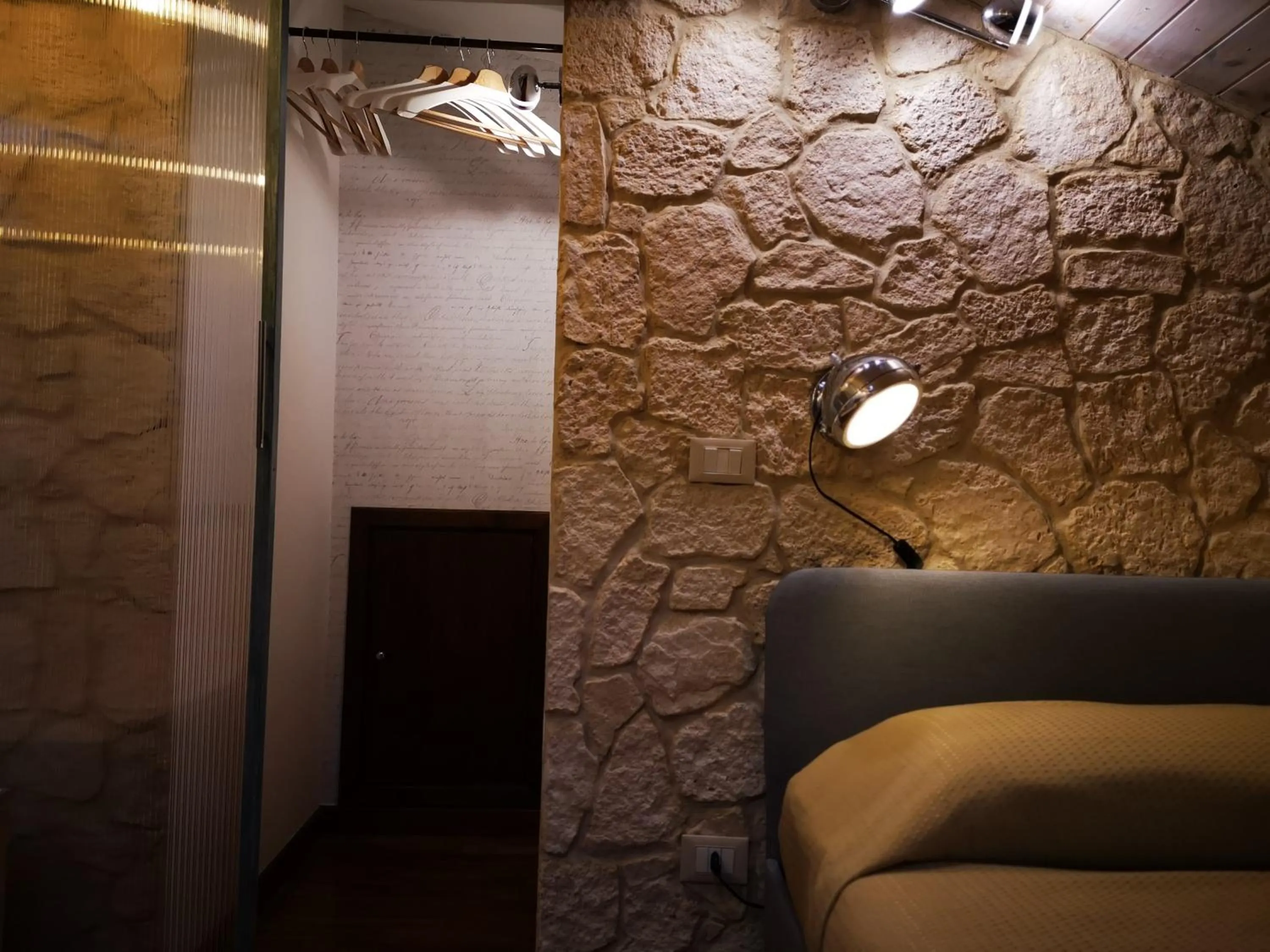 wardrobe in Proserpina