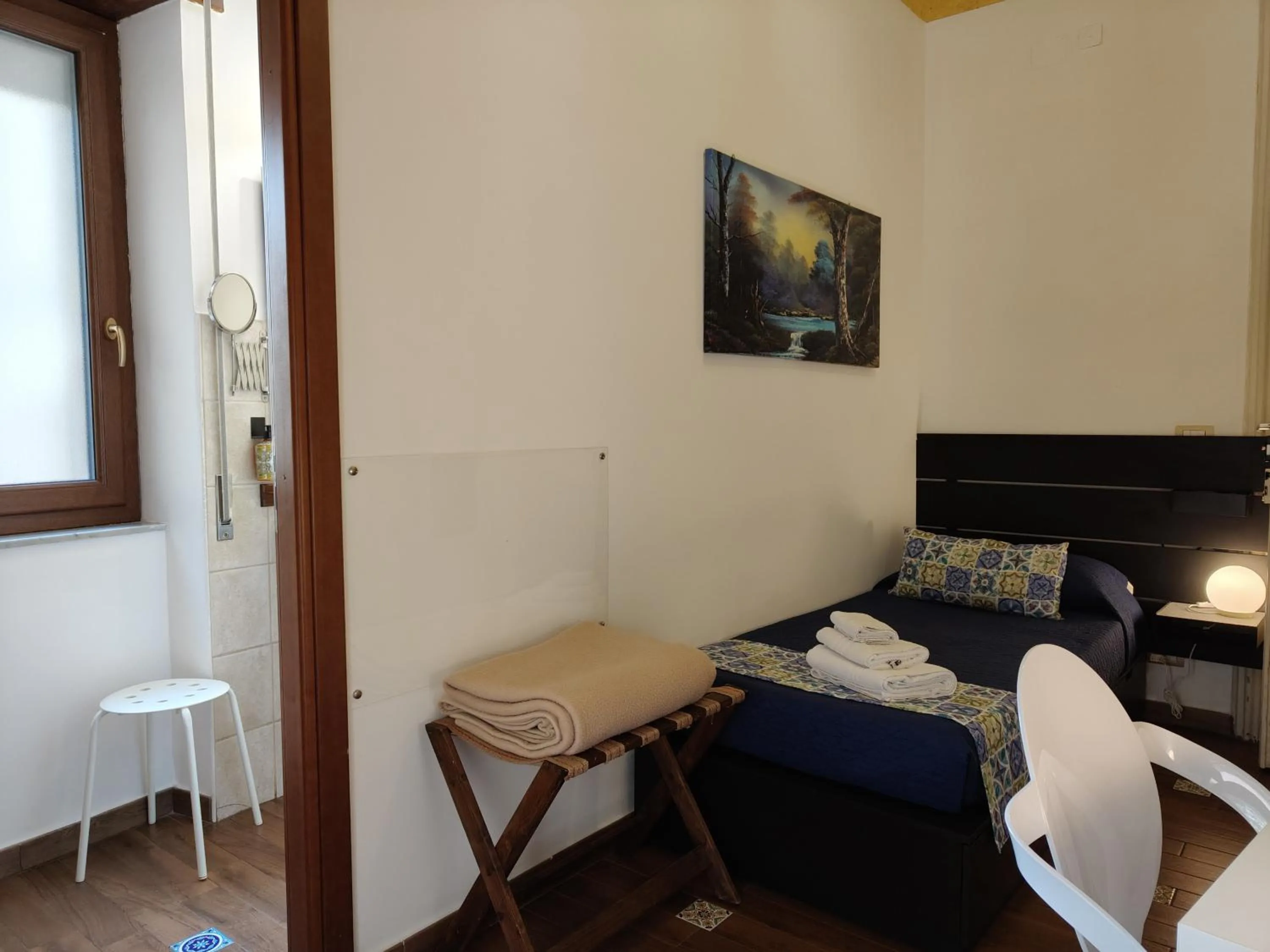 Bedroom, Bed in Proserpina