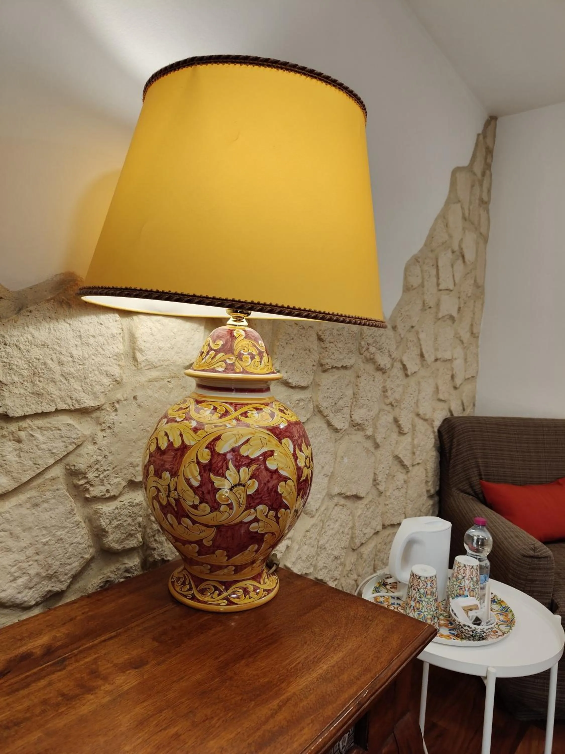 Photo of the whole room in Proserpina